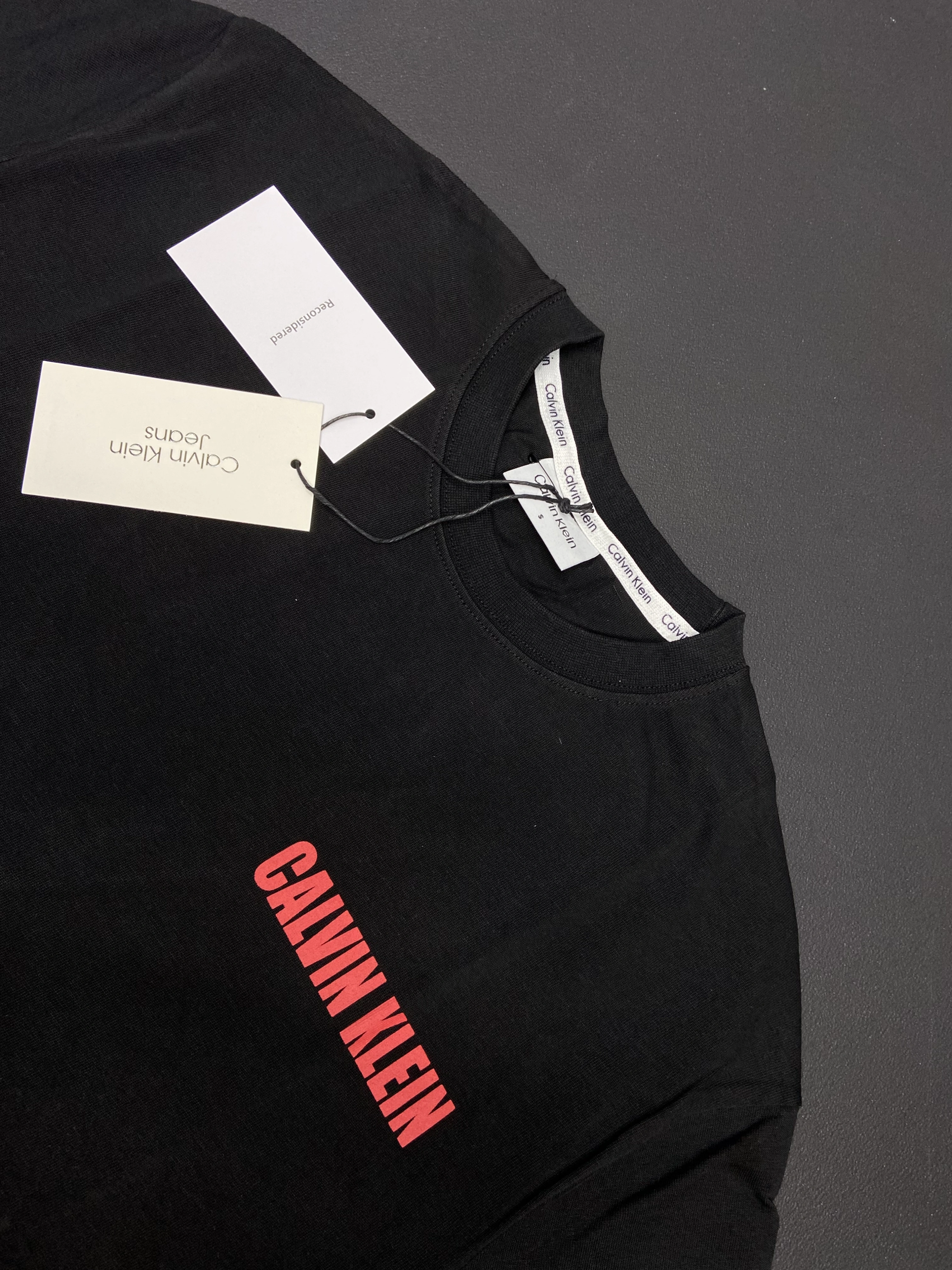 CK Red Logo T-shirt - Siyah