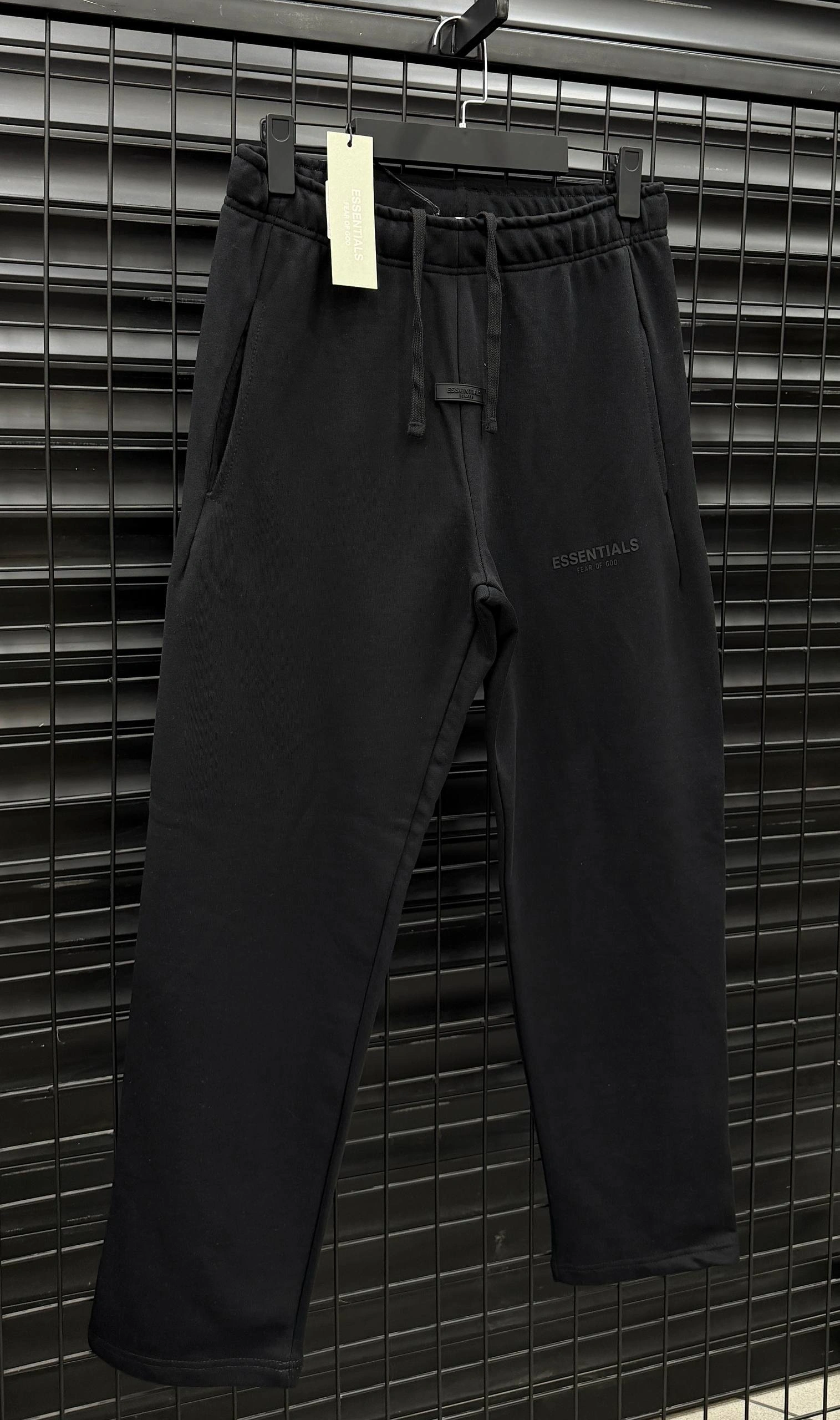 ESSENTIALS Basic Baggy Jogger – Siyah
