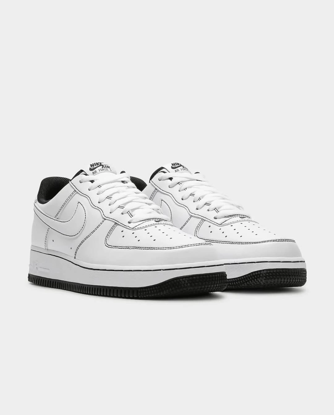 N Air Force 1 - Black Stitch