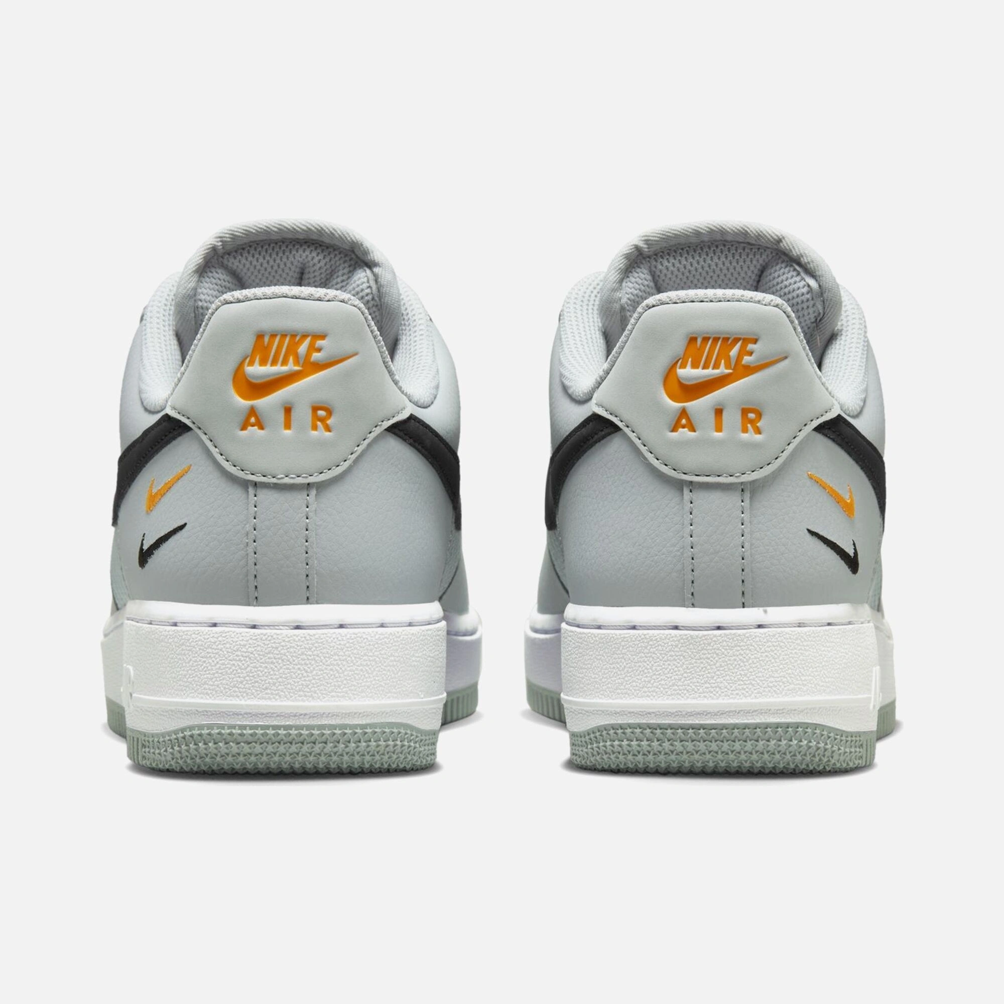N Air Force 1 - Triple Swoosh