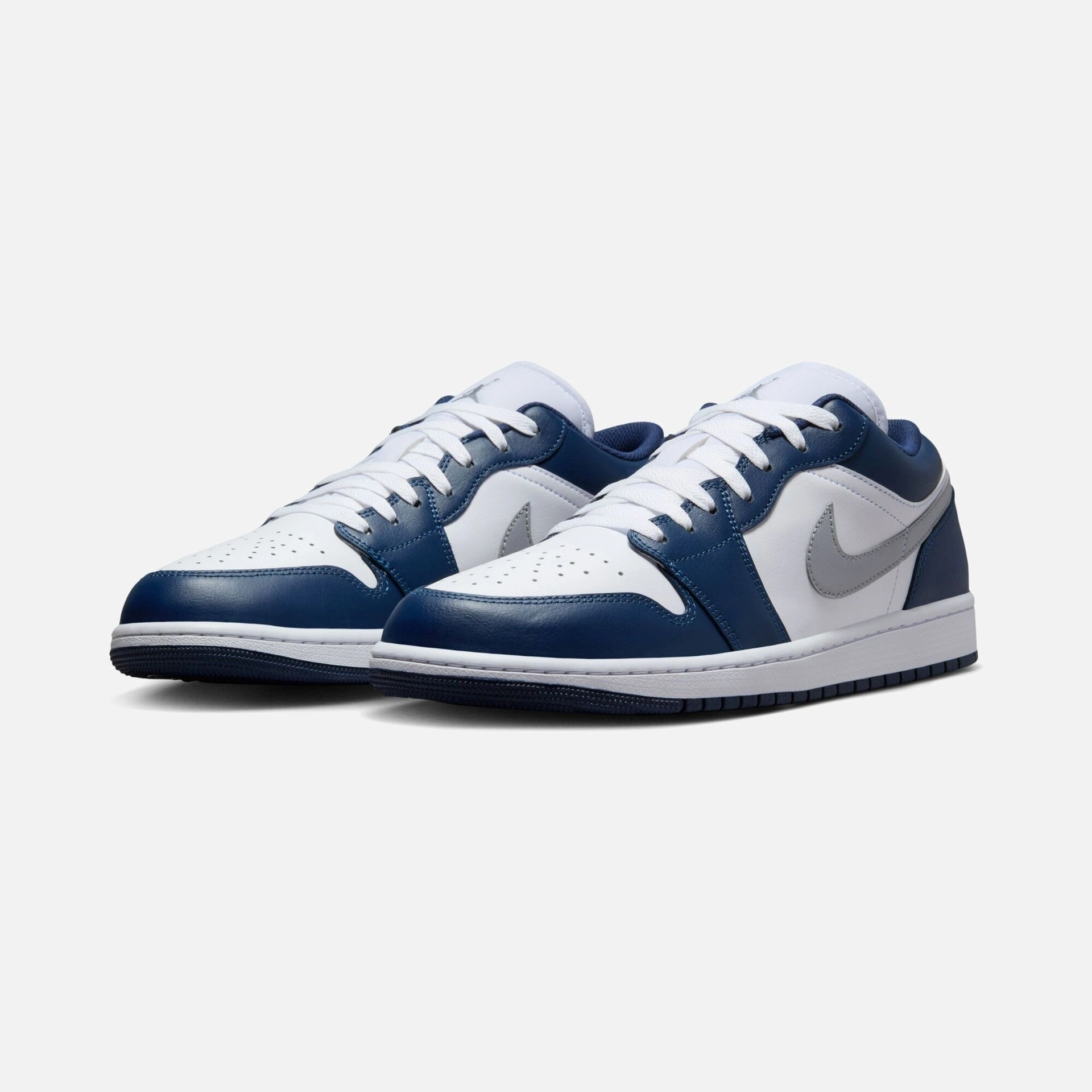 N Air Jordan 1 Low CO Sneaker – Blue