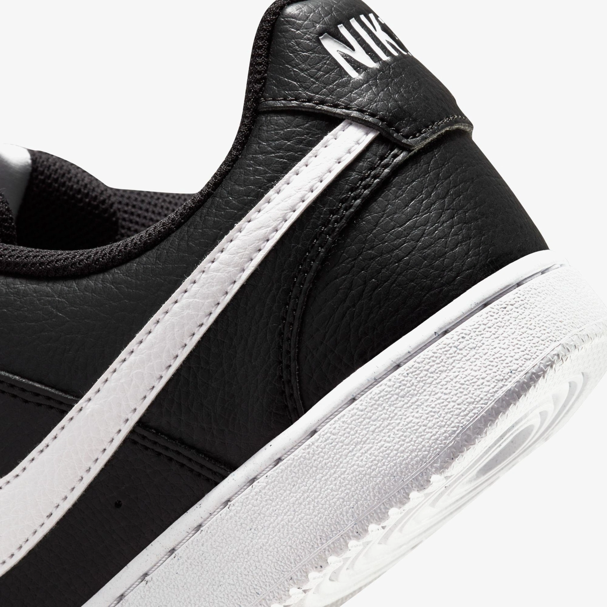 N Court Vision Low CO – Black/White
