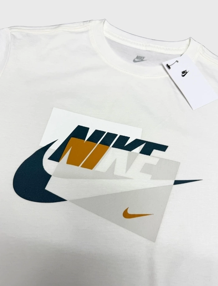 NSW Blocked Logo T-shirt – Beyaz