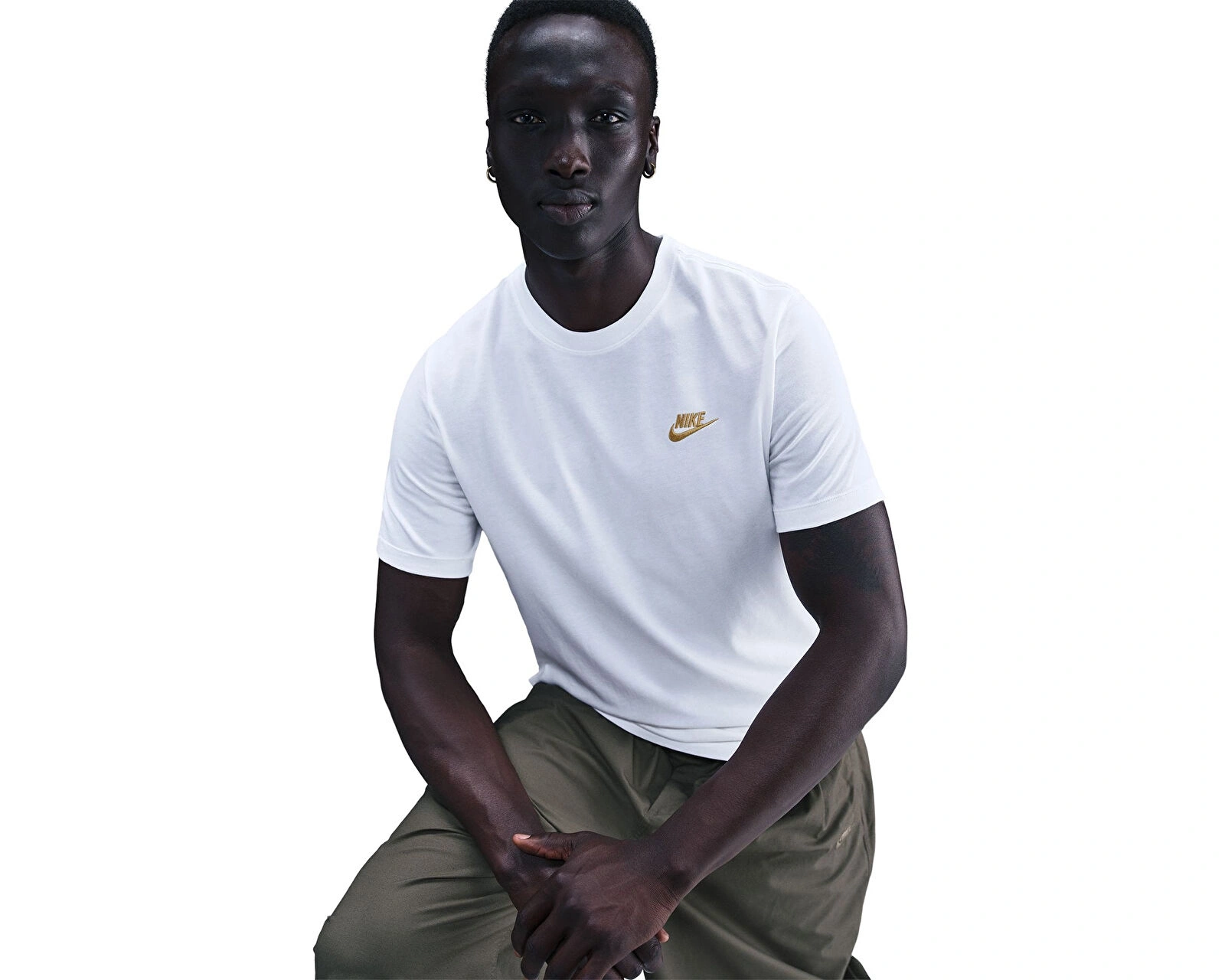 NSW Club Basic Golden Logo T-shirt – Beyaz