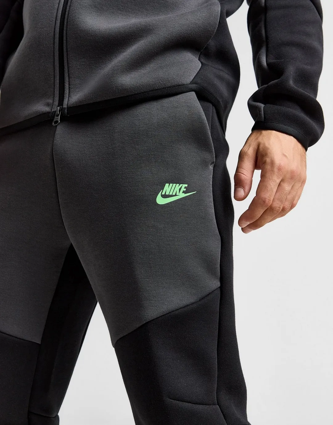 Tech Fleece 5th GEN Jogger – Siyah/Yeşil