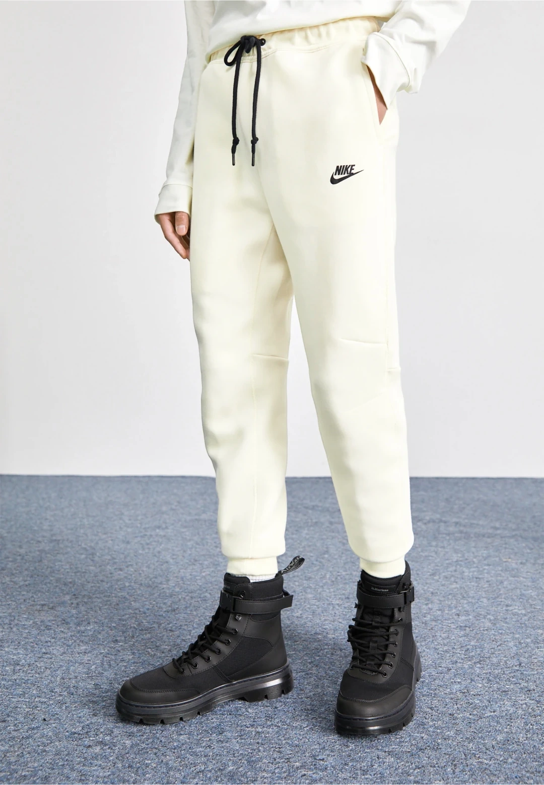 Tech Fleece Windrunner (Yeni) Jogger - Coconut