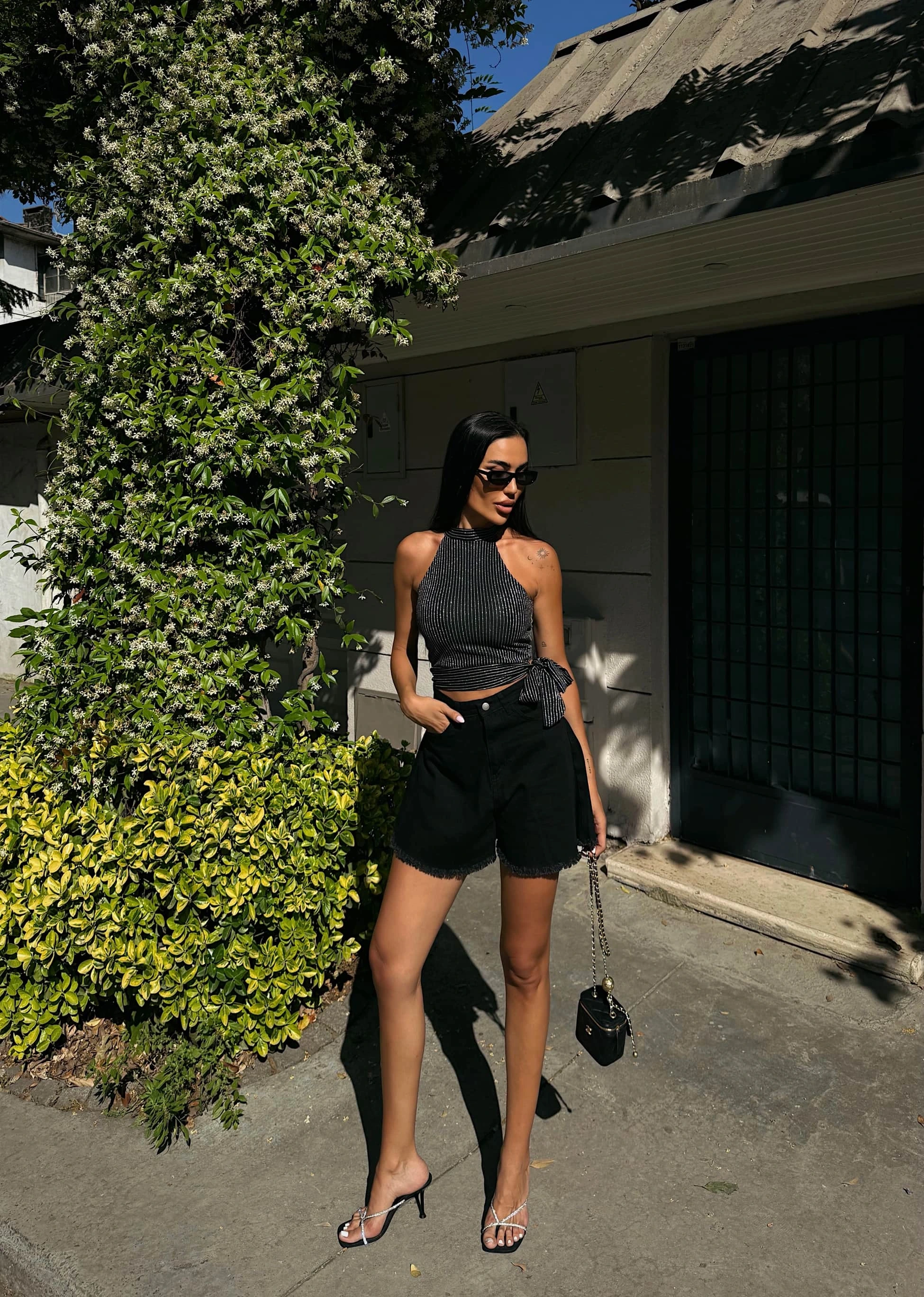 Çizgili Beli Kuşak Detaylı Halter Bluz