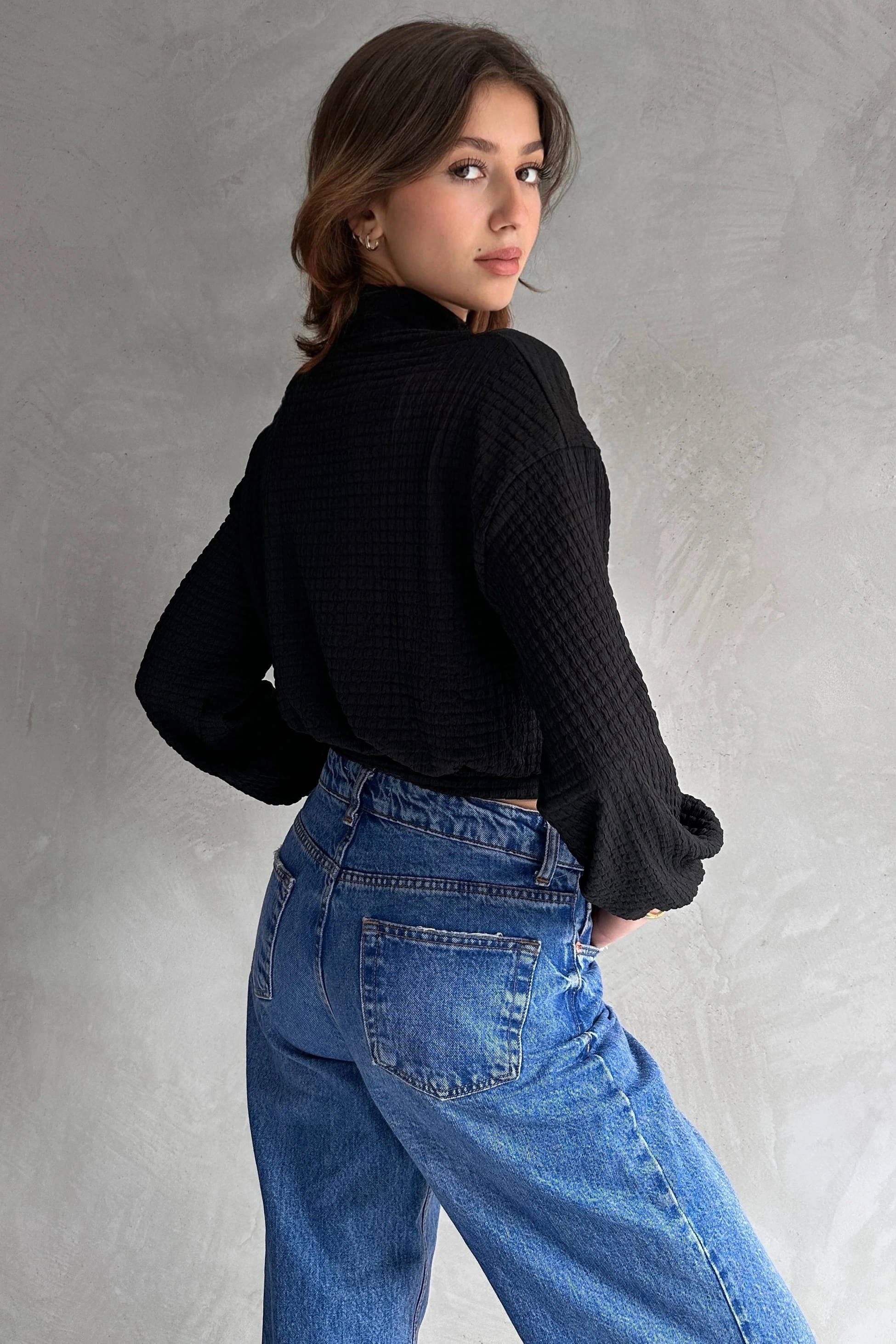 Pullaps Balıkçı Yaka Dokulu Crop Bluz Siyah