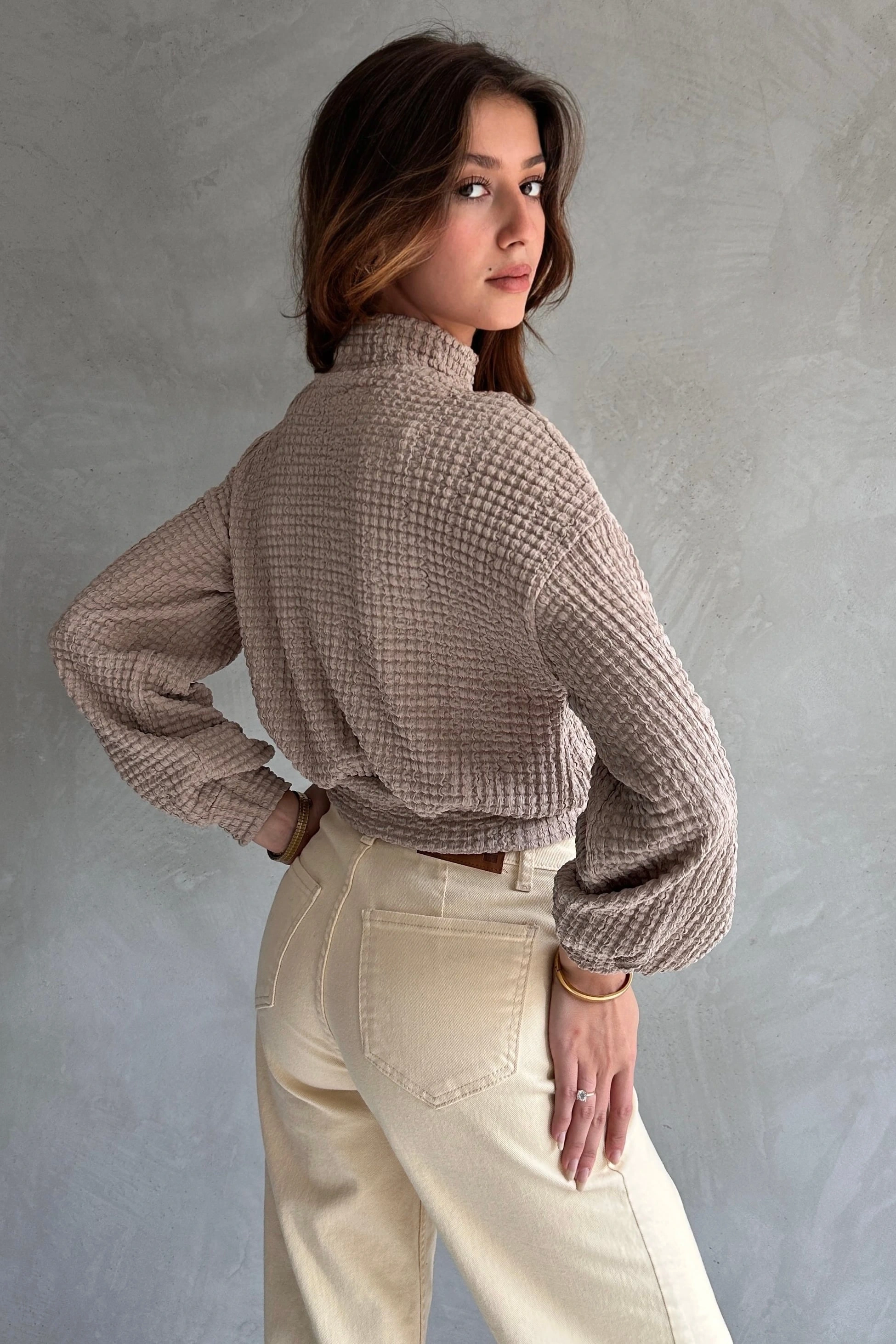 Pullaps Balıkçı Yaka Dokulu Crop Bluz Vizon