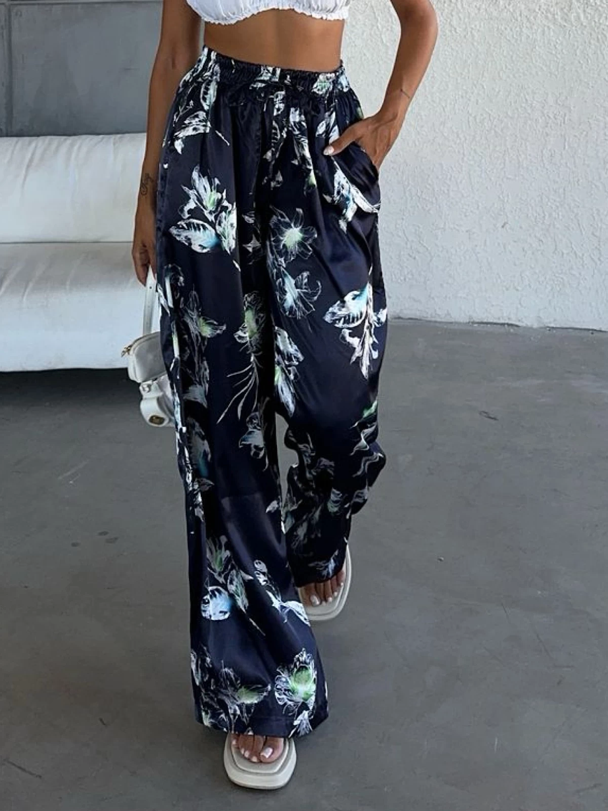 Pullaps Beli Lastikli Saten Palazzo Pantolon Lacivert Desenli