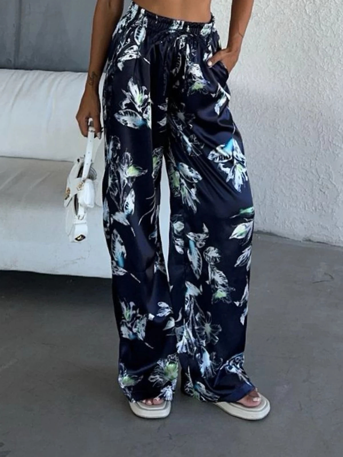 Pullaps Beli Lastikli Saten Palazzo Pantolon Lacivert Desenli