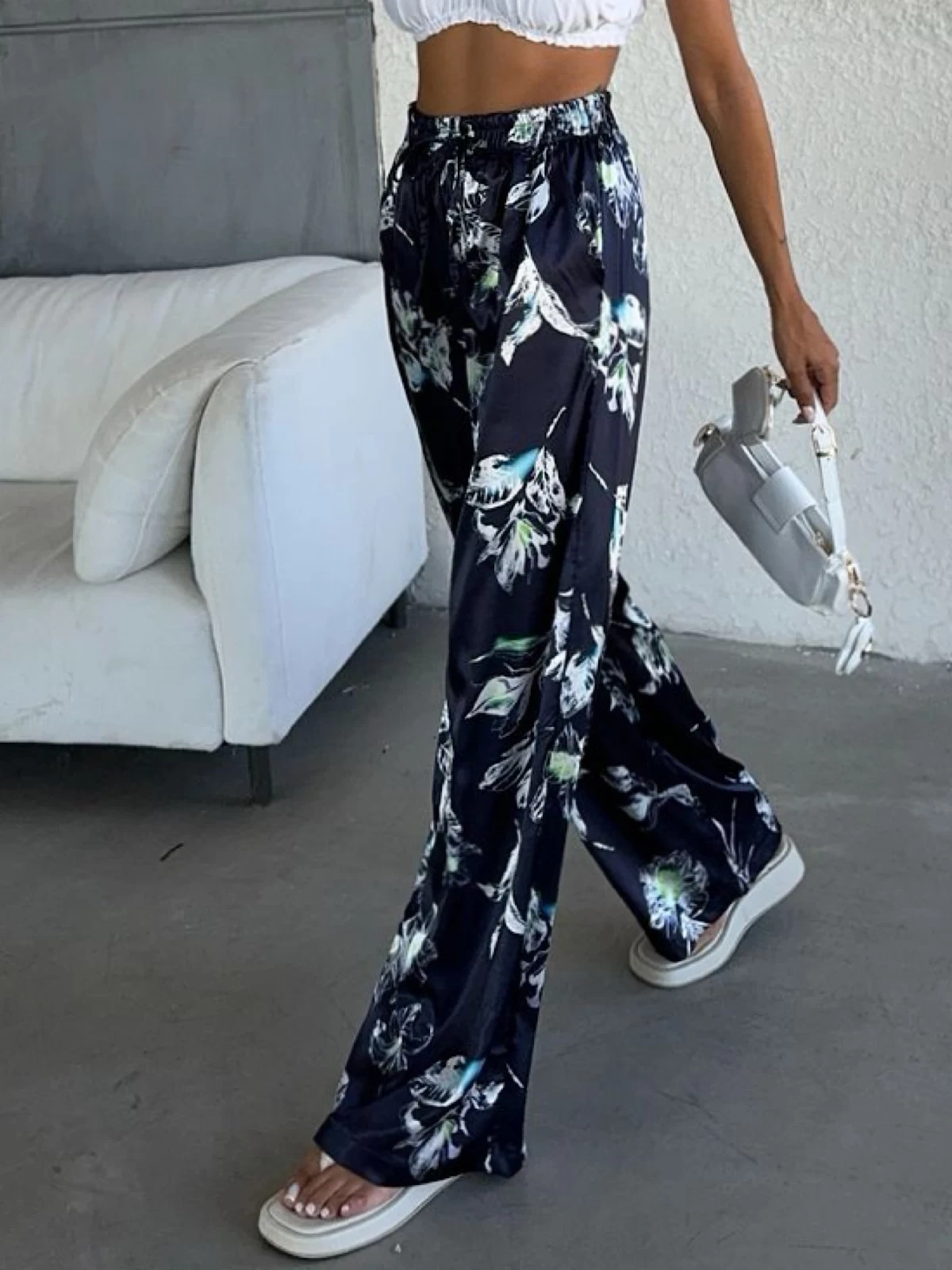 Pullaps Beli Lastikli Saten Palazzo Pantolon Lacivert Desenli