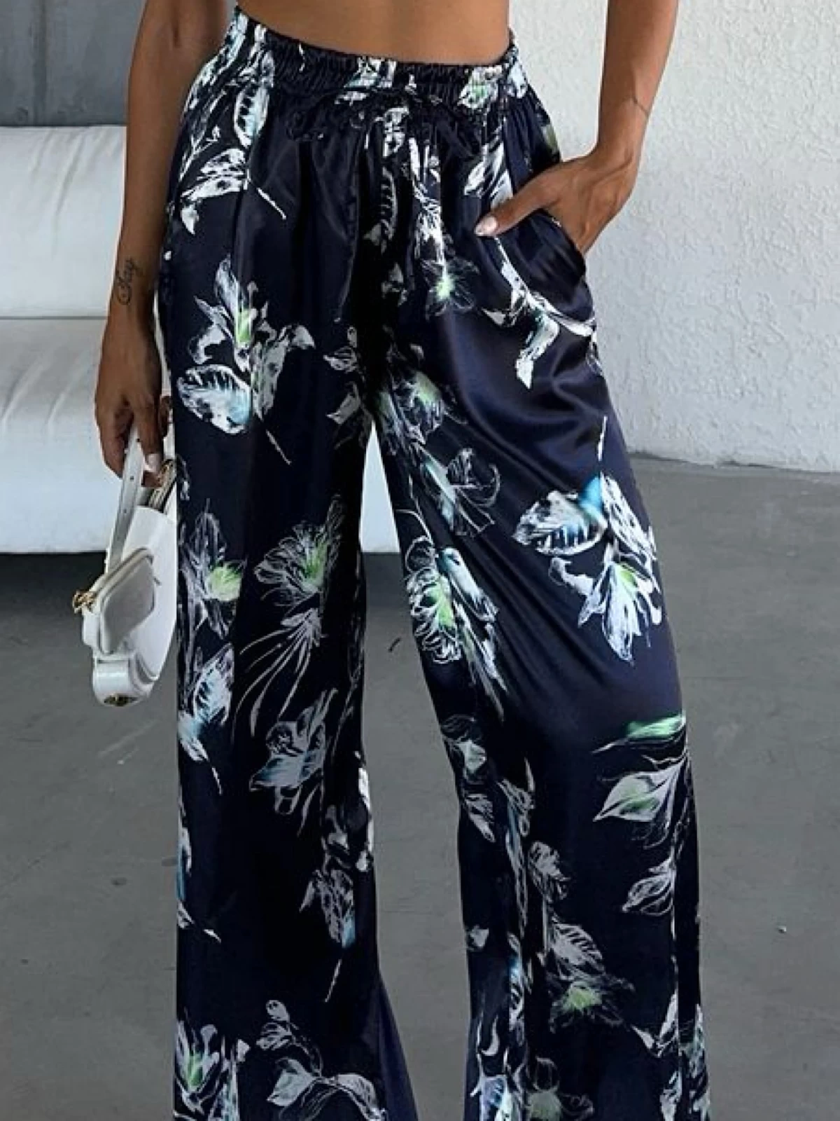 Pullaps Beli Lastikli Saten Palazzo Pantolon Lacivert Desenli