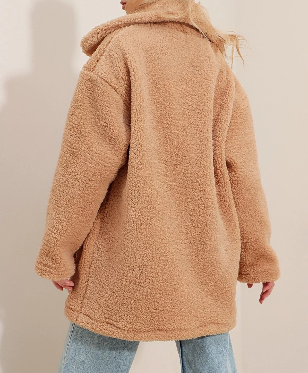 Pullaps Çift Cepli Önü Düğmeli Oversize Peluş Ceket Camel