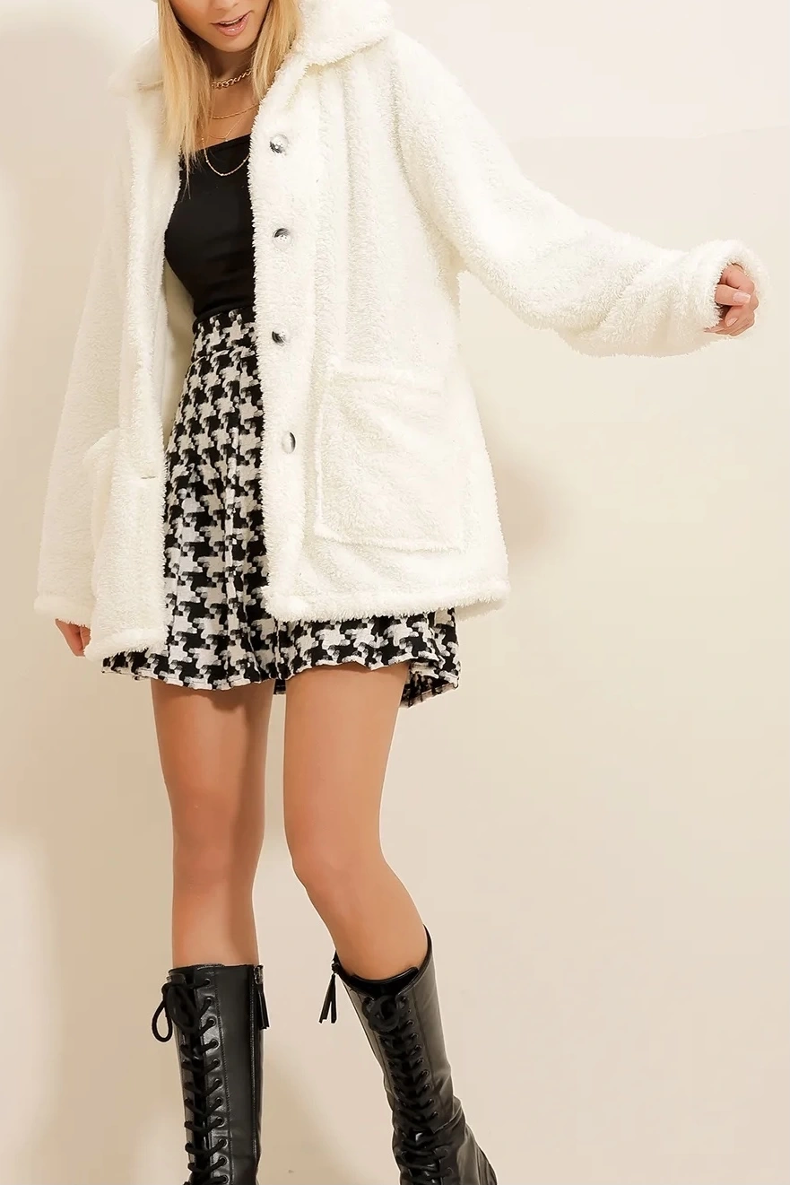 Pullaps Çift Cepli Önü Düğmeli Oversize Peluş Ekru