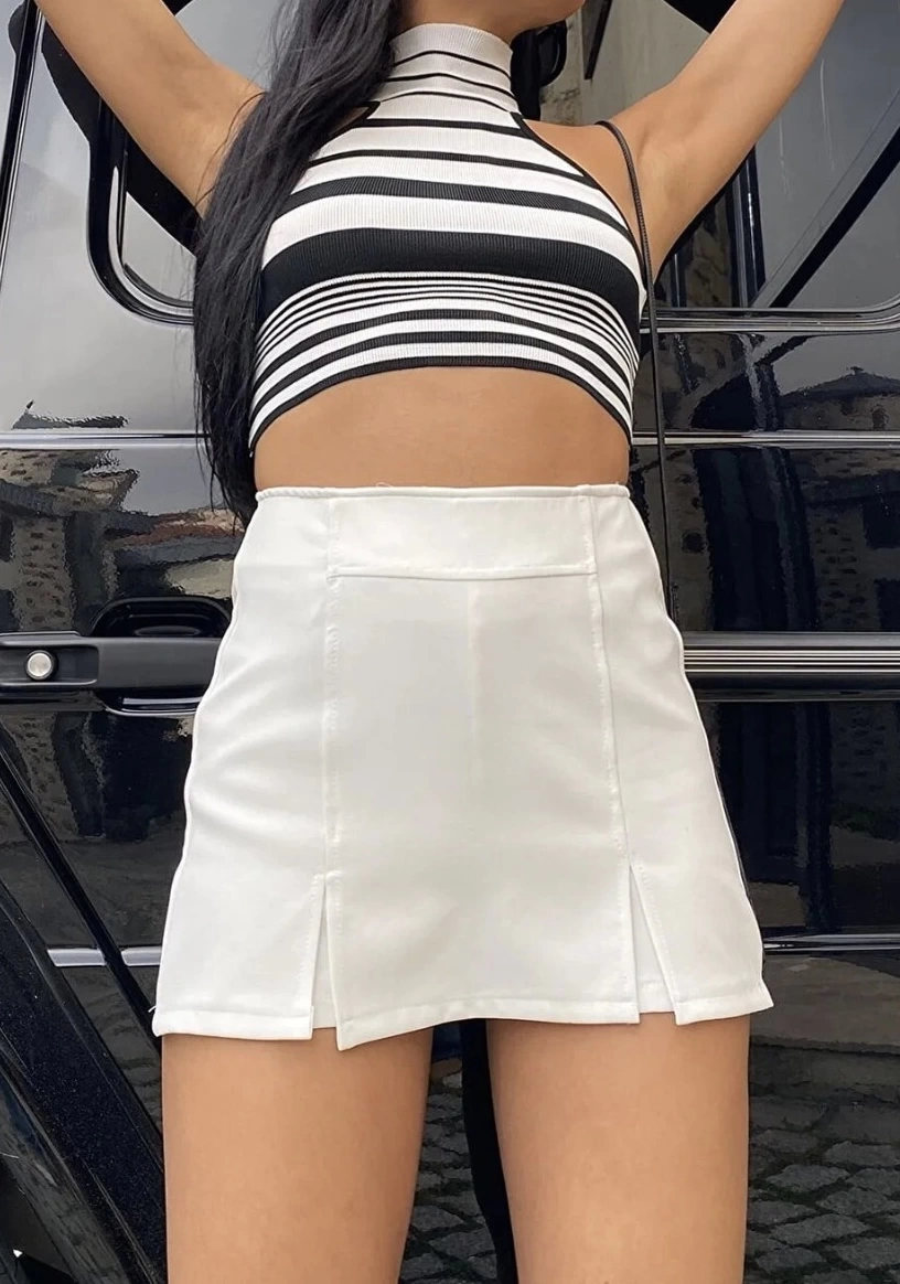 Pullaps Çift Yırtmaçlı Etek Görünümlü Mini Şortetek Beyaz