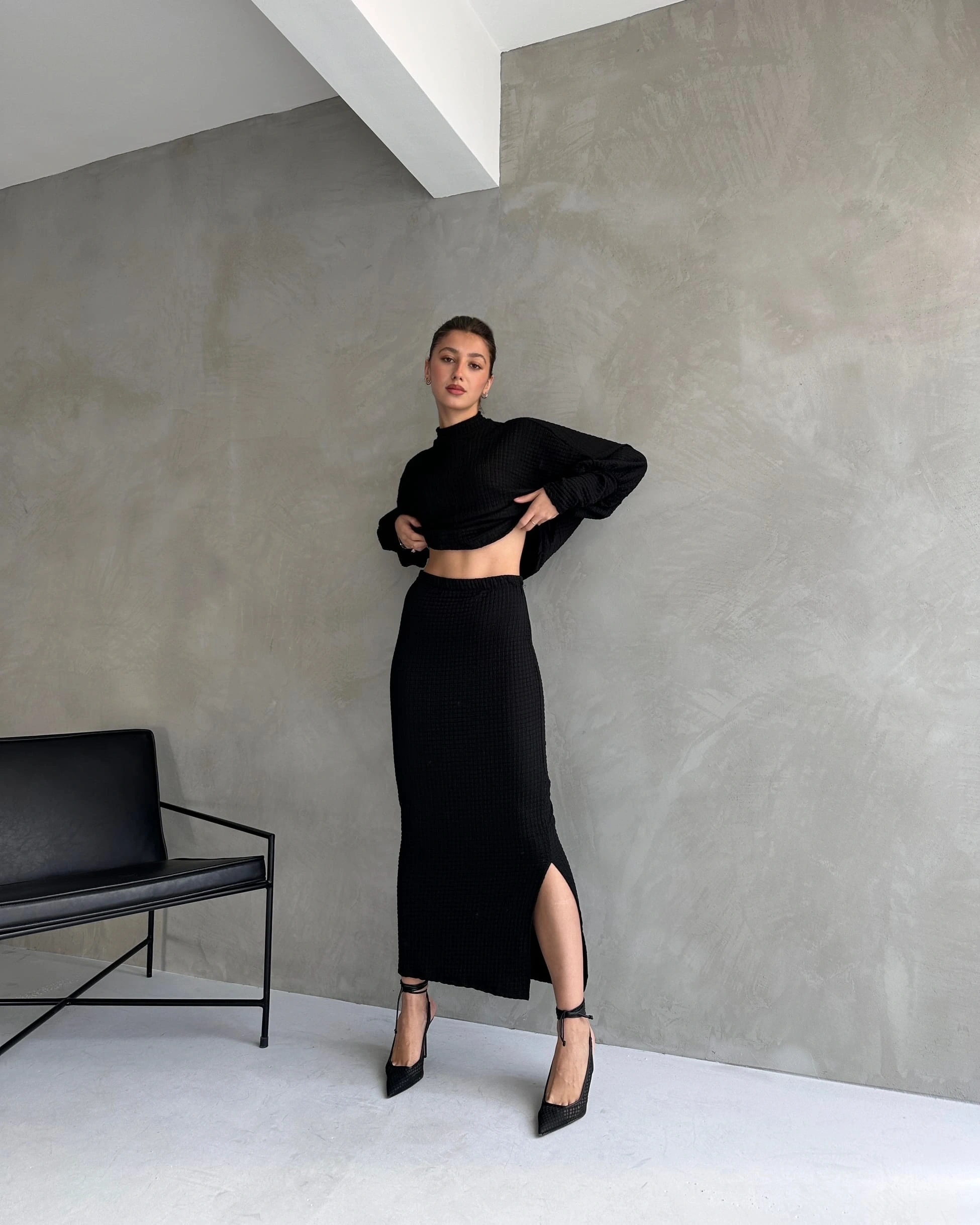 Pullaps Dokulu Yırtmaç Detaylı Etek Ve Bluz 2Lİ Takım Siyah