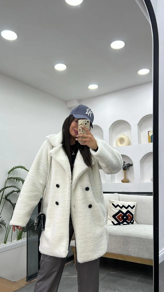 Pullaps Dört Düğmeli Cepli Komple Astarlı Kaban Beyaz