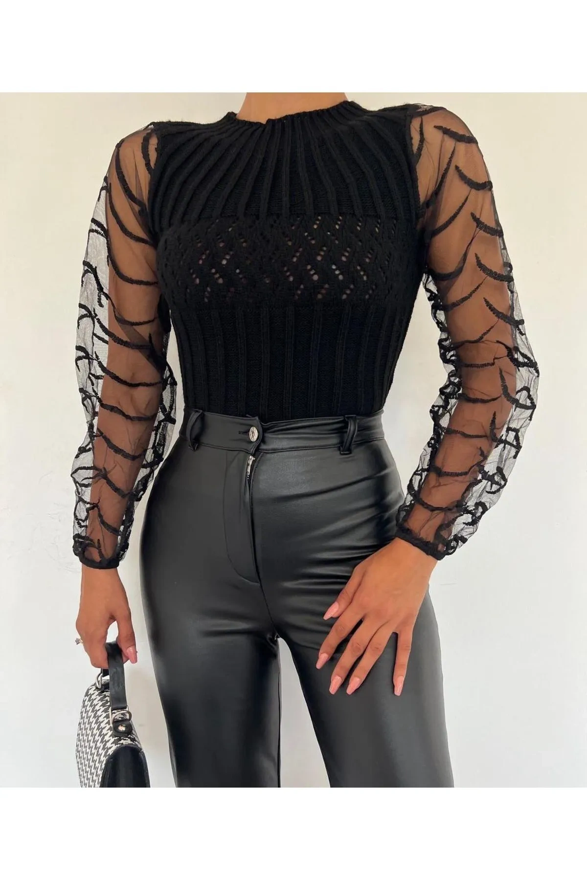Pullaps Kol Tül Detaylı Bisiklet Yaka Triko Kazak Siyah