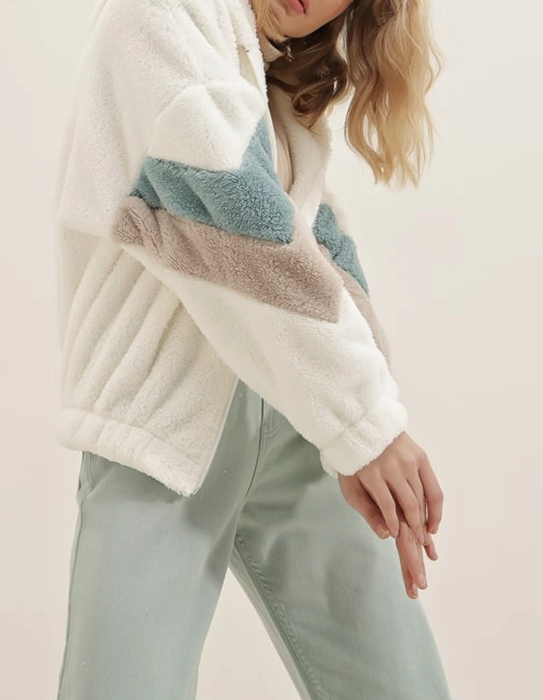 Pullaps Krem Kapüşonlu Fermuarlı Kolları Renk Bloklu Oversize Peluş Sweatshirt