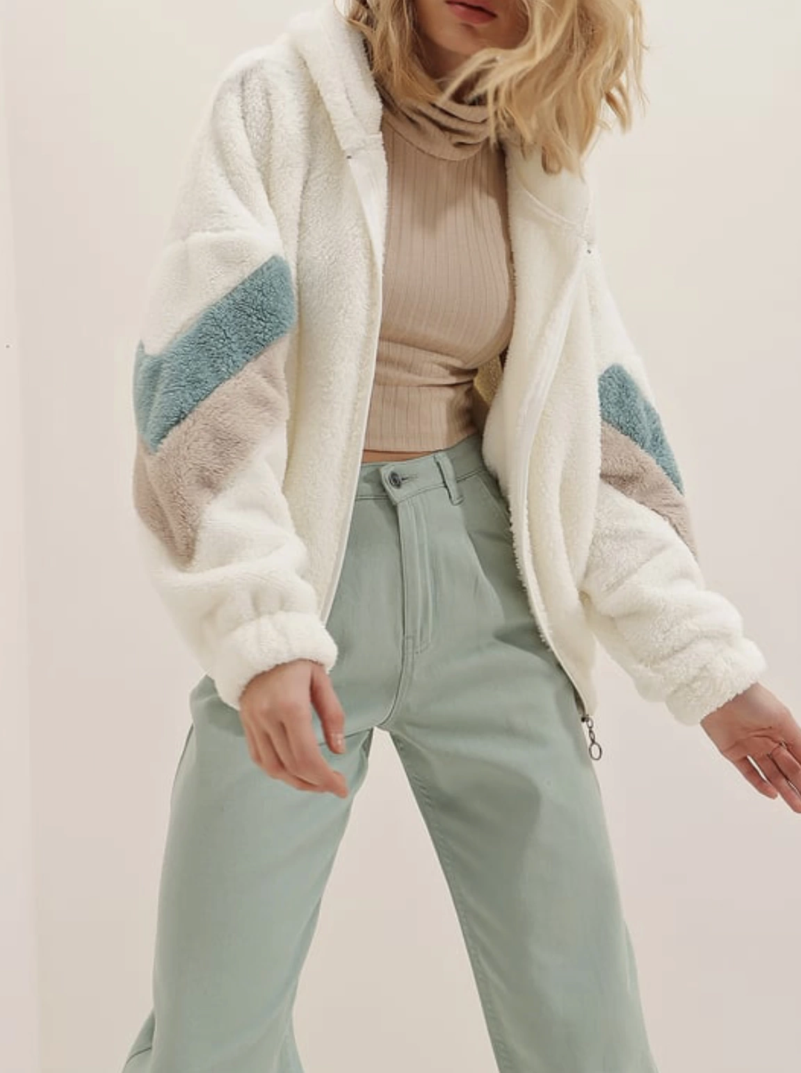 Pullaps Krem Kapüşonlu Fermuarlı Kolları Renk Bloklu Oversize Peluş Sweatshirt