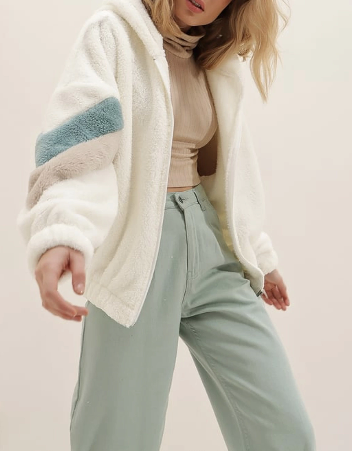 Pullaps Krem Kapüşonlu Fermuarlı Kolları Renk Bloklu Oversize Peluş Sweatshirt