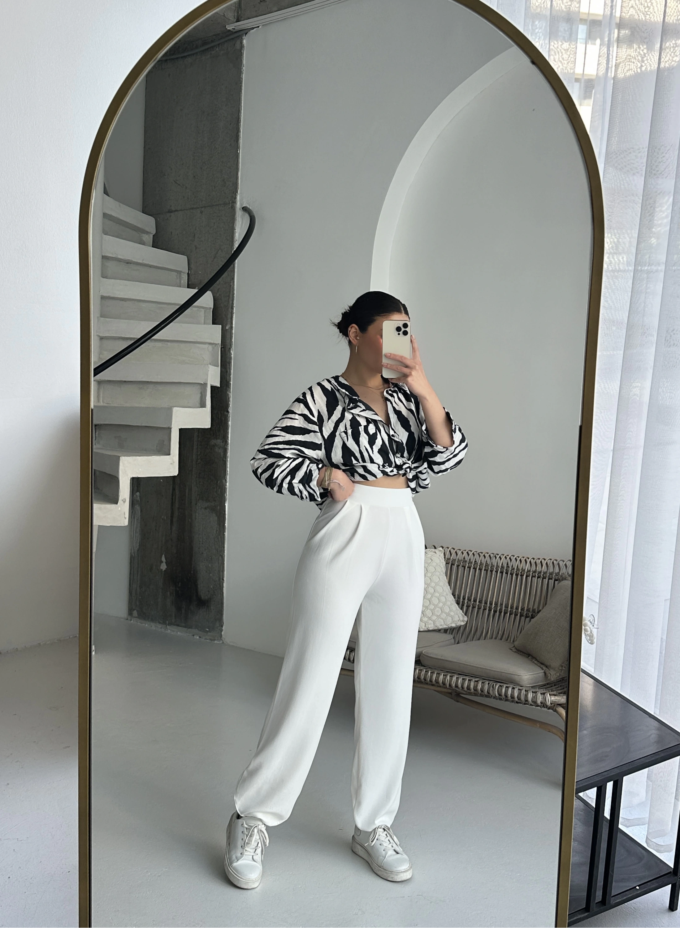 Pullaps Likralı Üçgen Paça Pantolon Beyaz