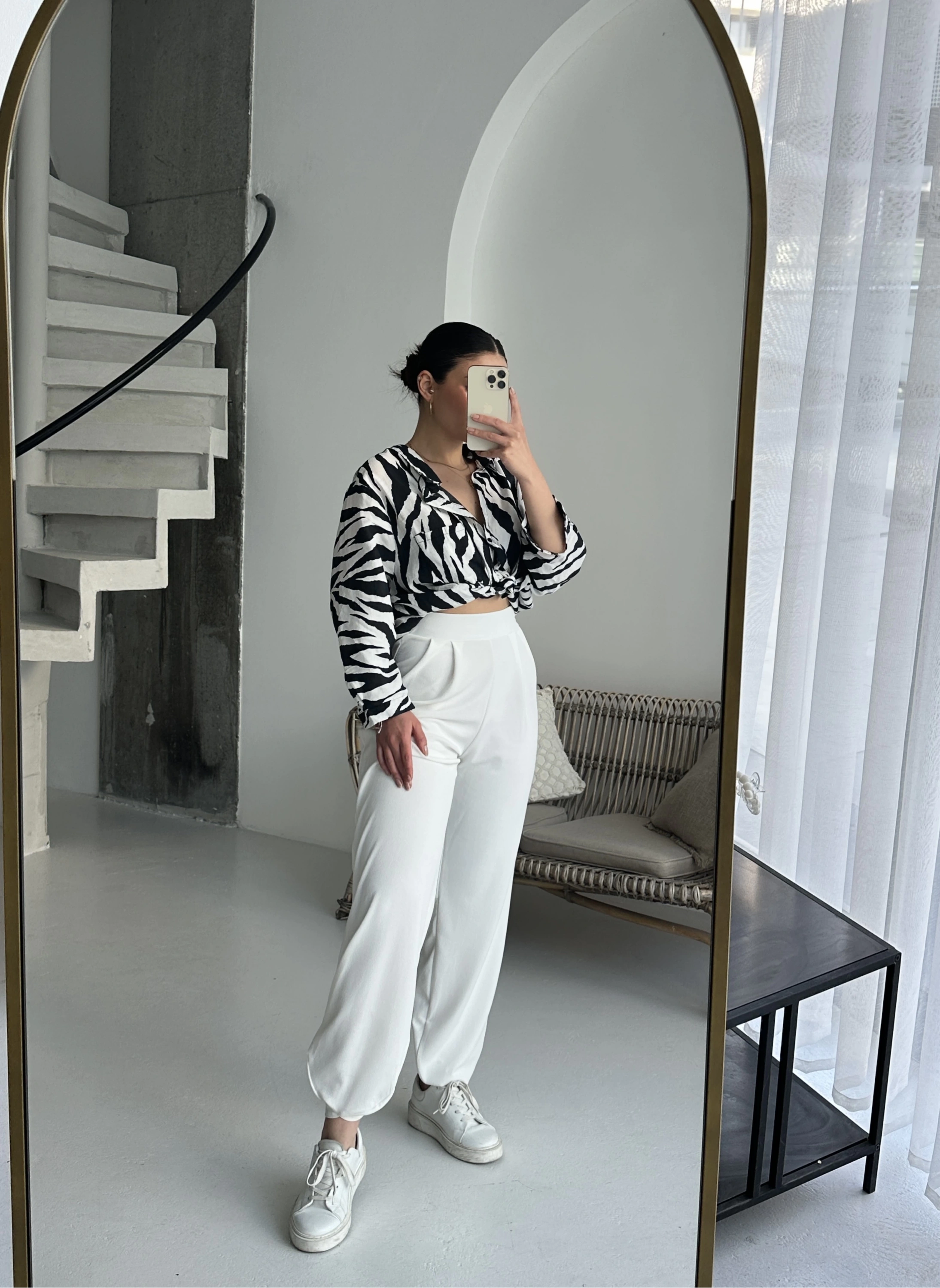 Pullaps Likralı Üçgen Paça Pantolon Beyaz