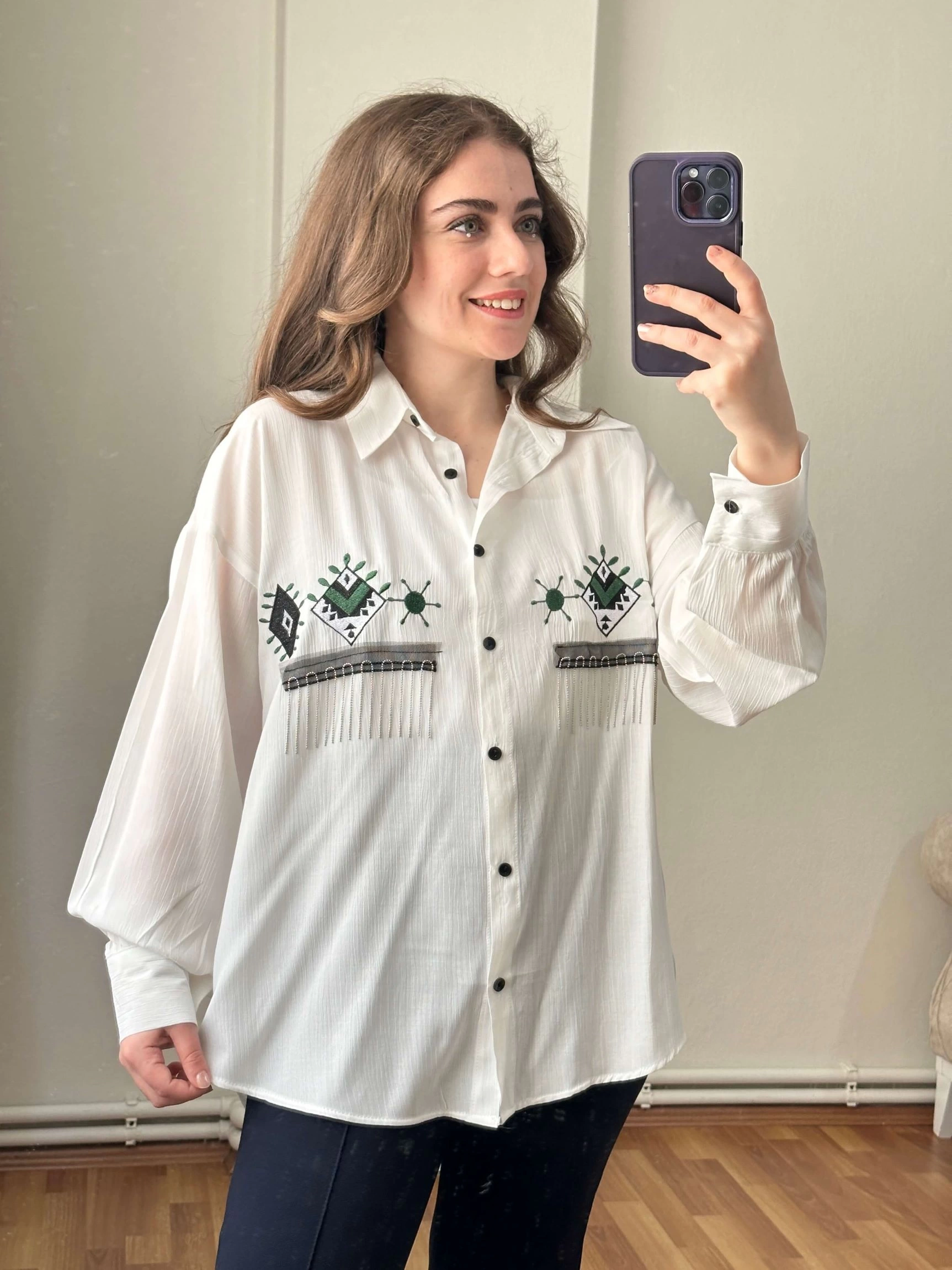 Pullaps Nakış Ve Boncuk Detaylı Gömlek