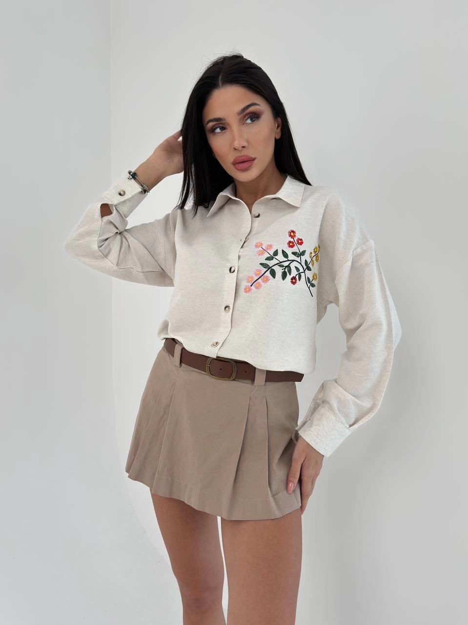 Pullaps Önü Çİçek Nakışlı Keten Salaş Gömlek