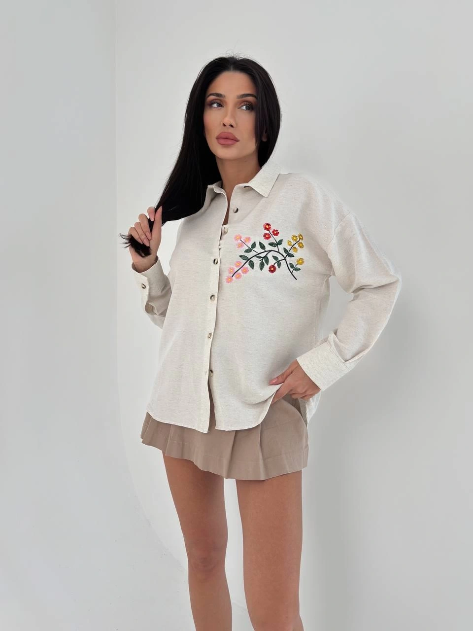 Pullaps Önü Çİçek Nakışlı Keten Salaş Gömlek