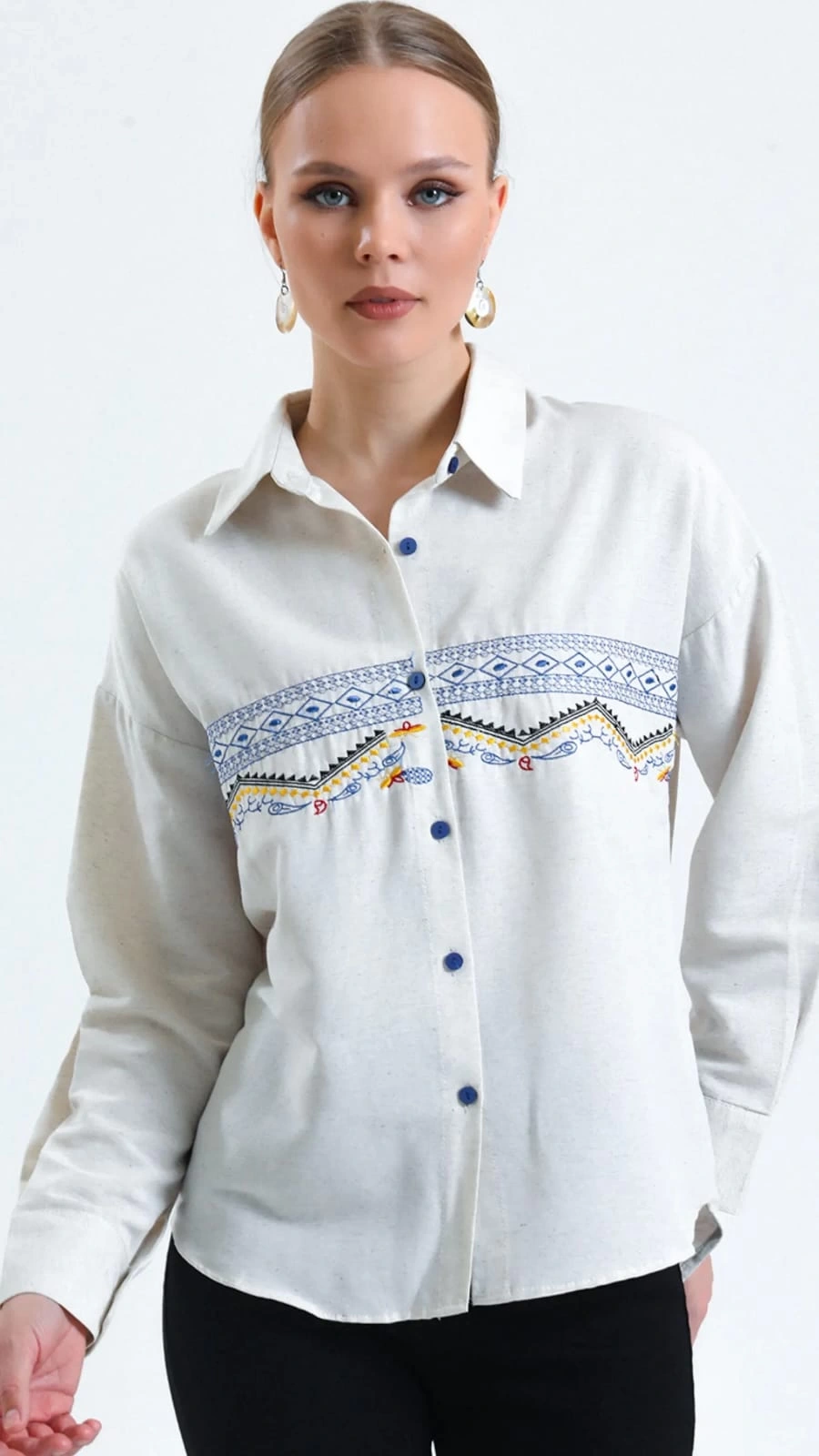 Pullaps Önü Nakışlı Keten Gömlek