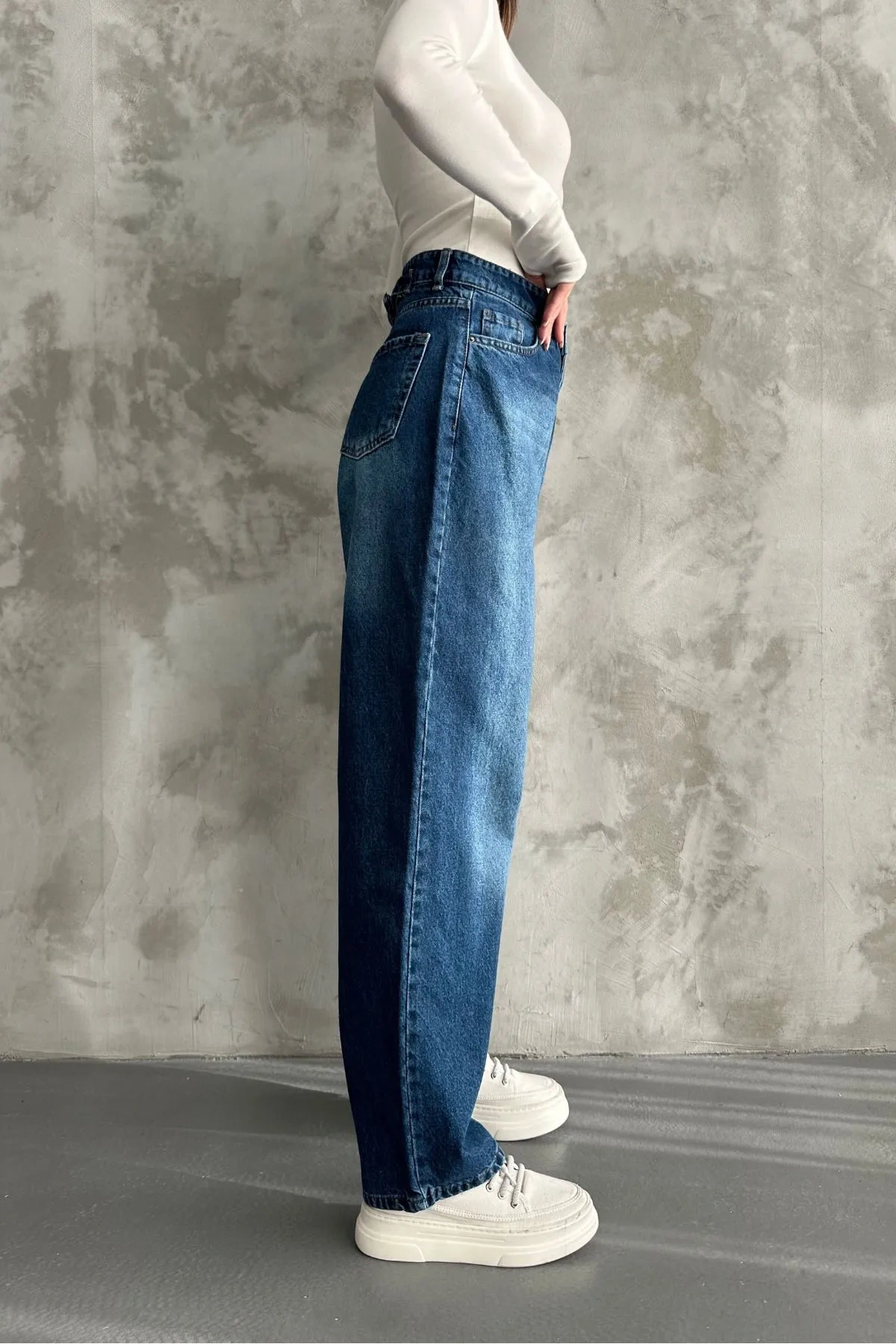 Pullaps Toka Detaylı Bol Kesim Geniş Paça Rahat Baggy Jean Pantolon