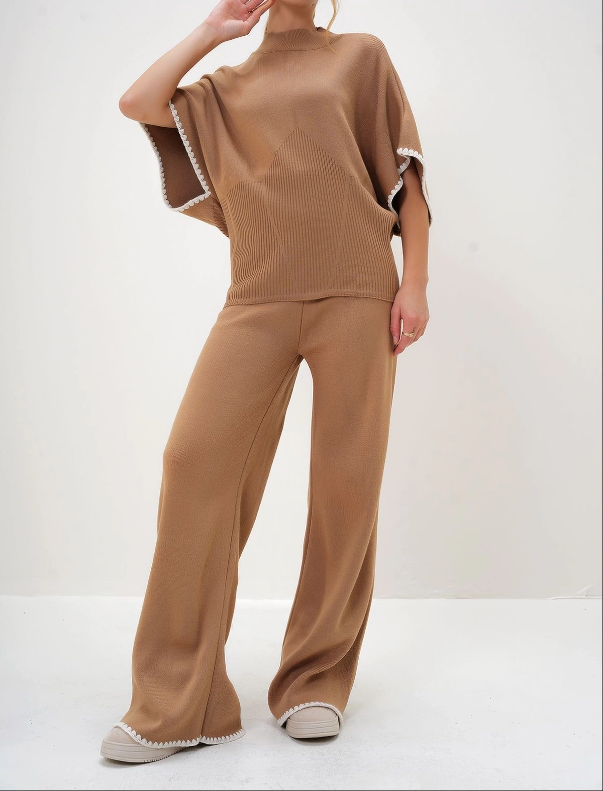 Pullaps Yarım Balıkçı Bluz Ve Palazzo Pantolon Takım Bisküvi