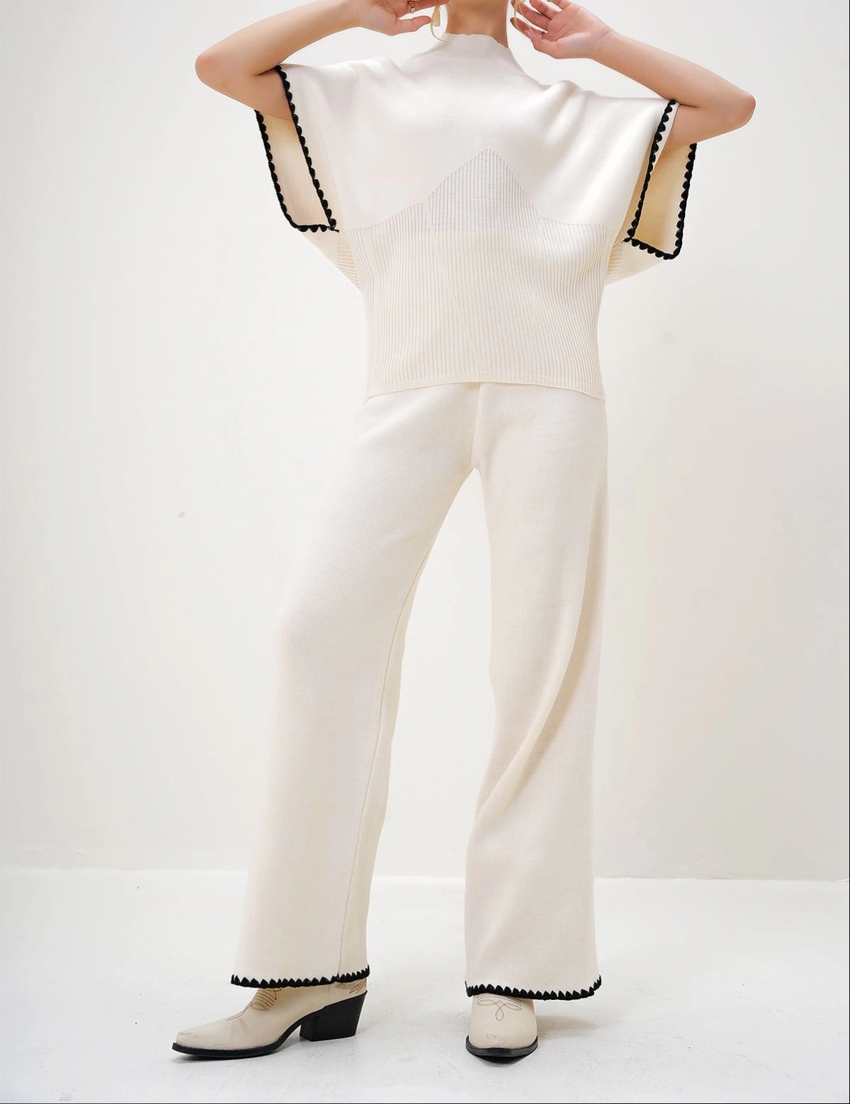 Pullaps Yarım Balıkçı Bluz Ve Palazzo Pantolon Takım Ekru