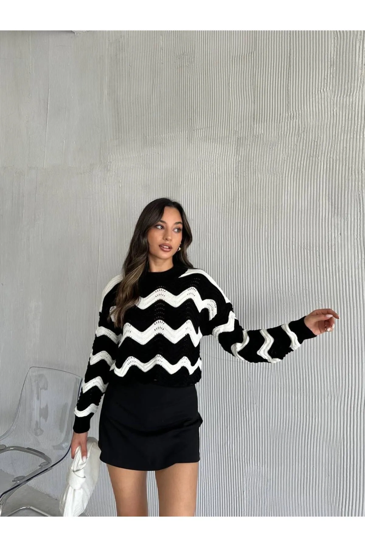 Pullaps Zikzak Çizgili Desenli Triko Kazak Siyah Beyaz