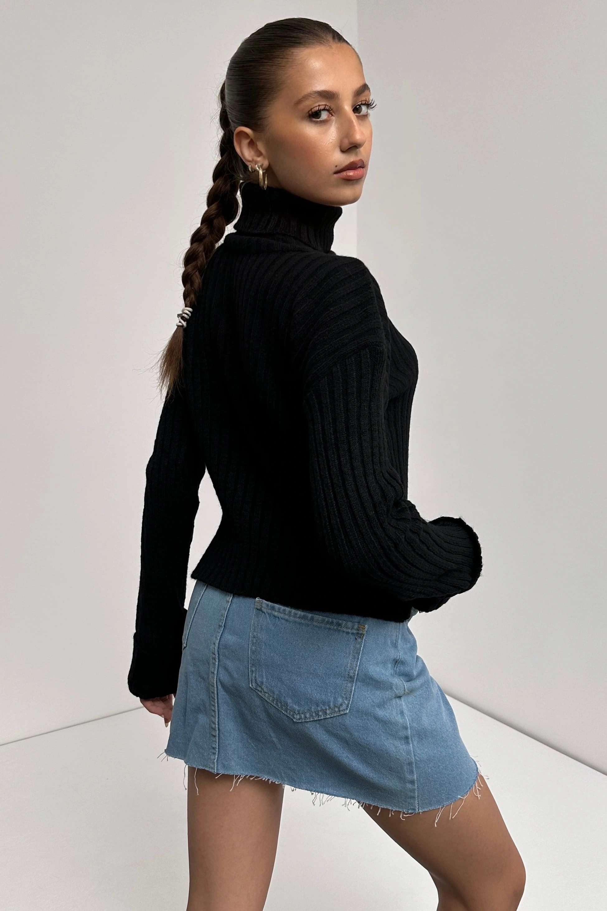 Şerit Desenli Dokulu Boğazlı Triko Kazak