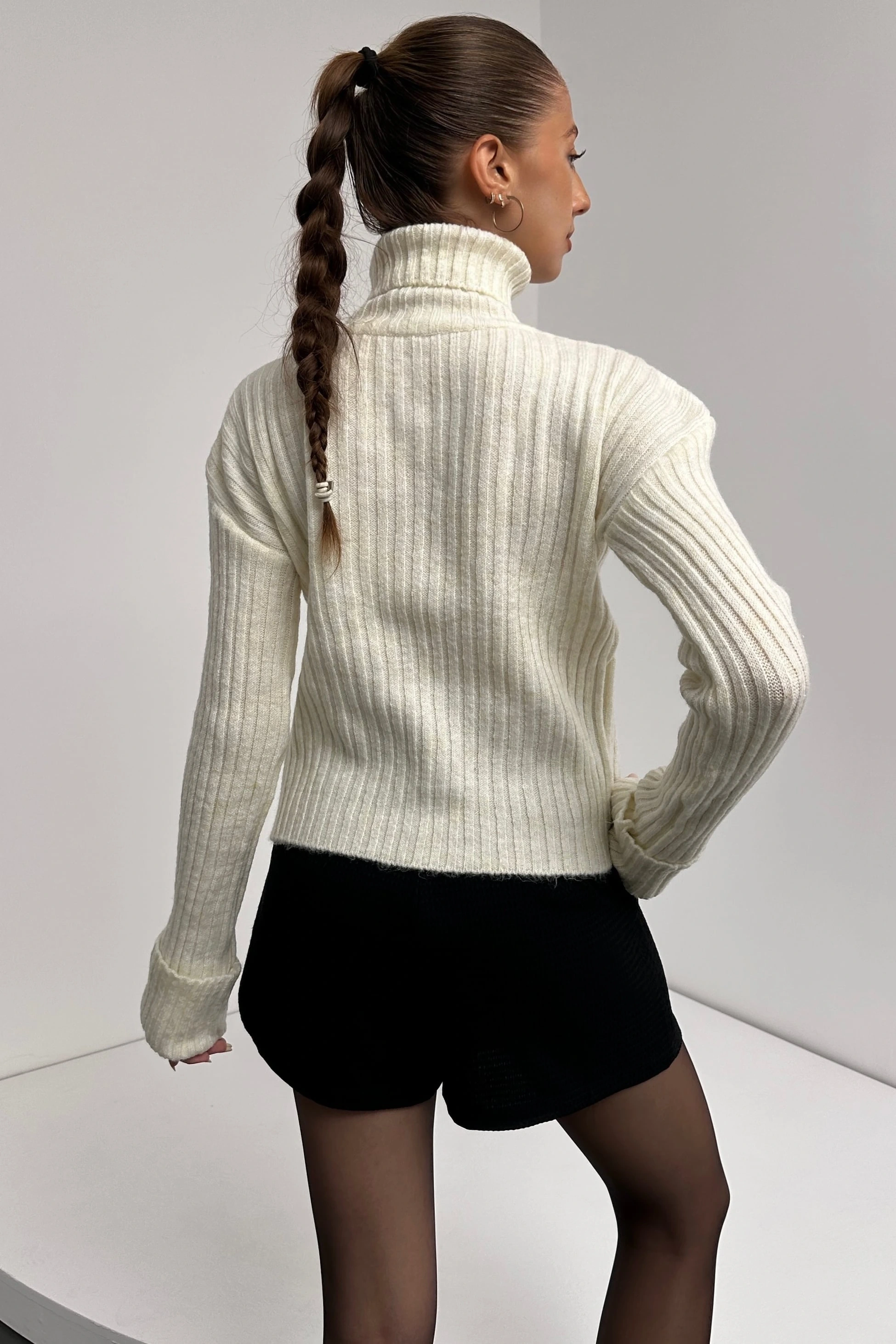 Şerit Desenli Dokulu Boğazlı Triko Kazak