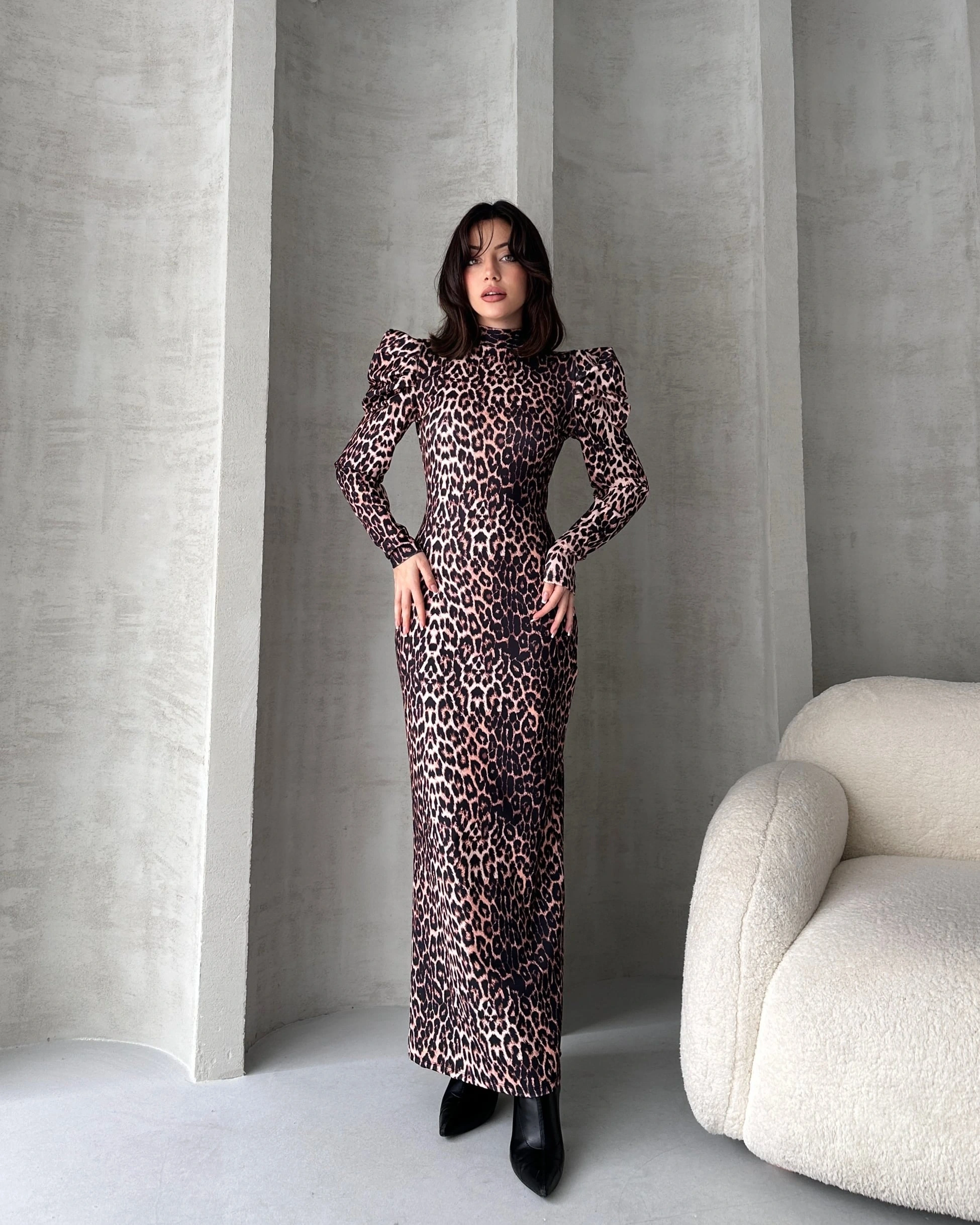 Sırt Dekolteli Leopar Desenli Elbise