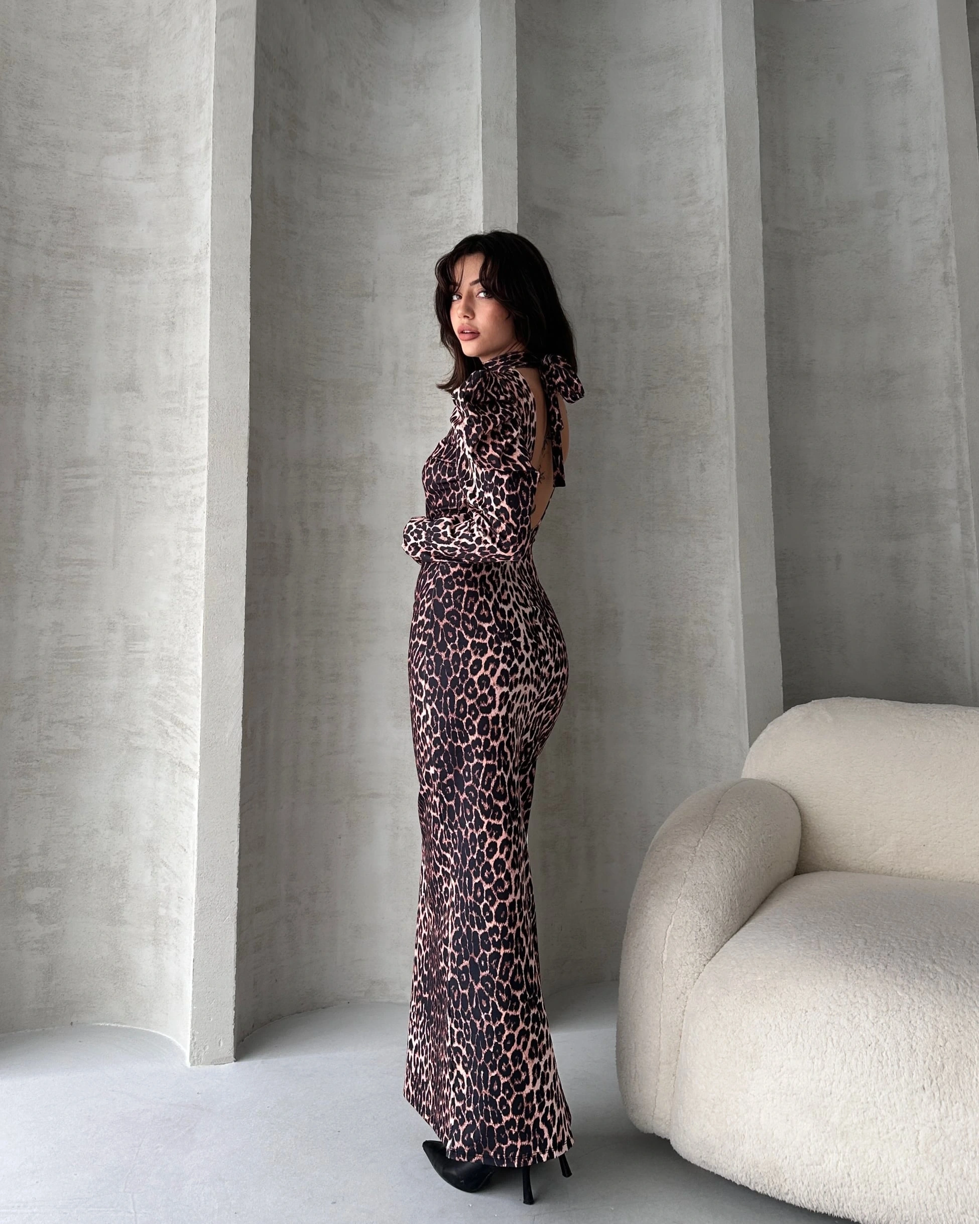 Sırt Dekolteli Leopar Desenli Elbise