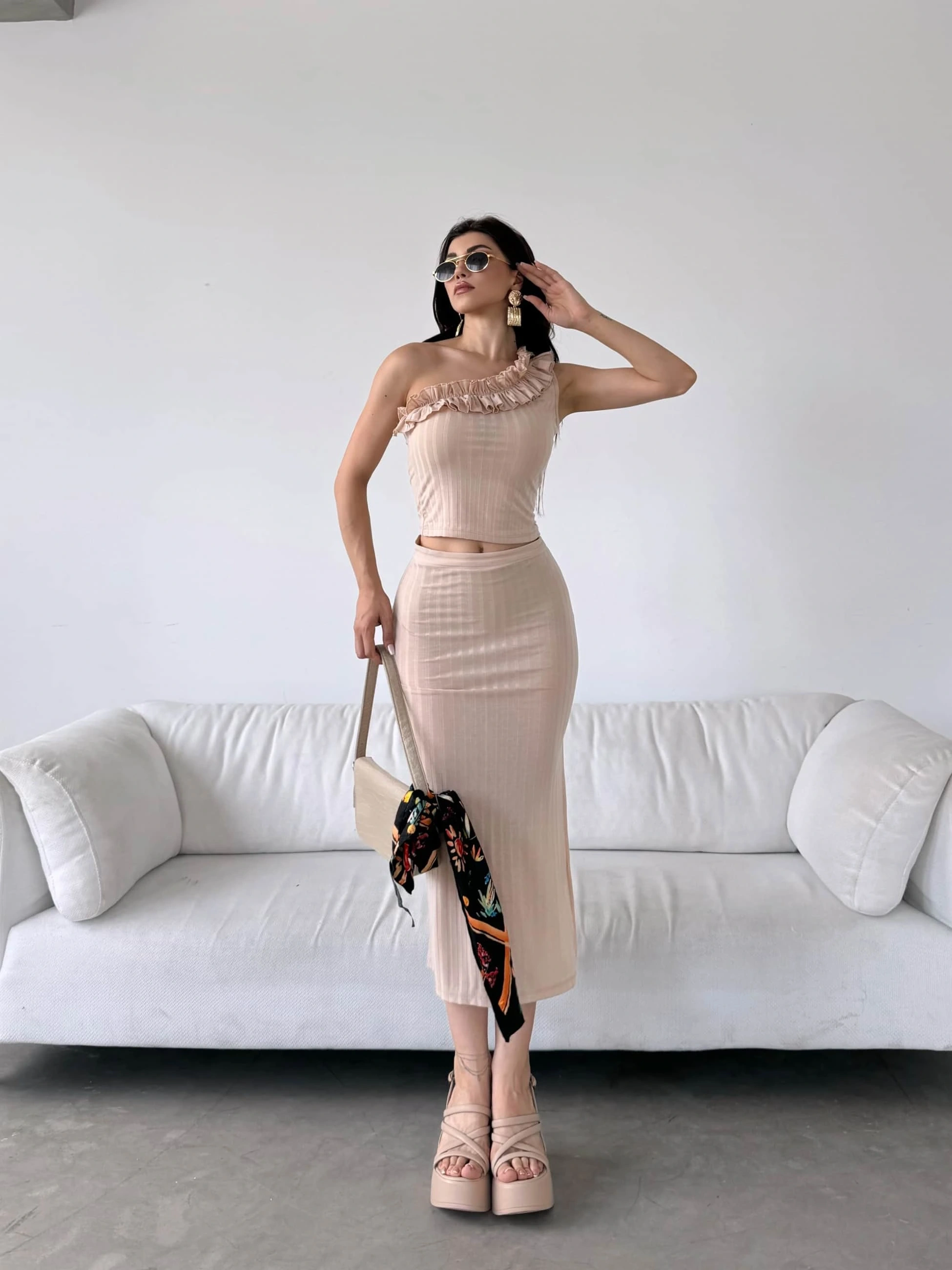 Tek Omuz Fırfır Detaylı Etek Ve Bluz Alt Üst Takım