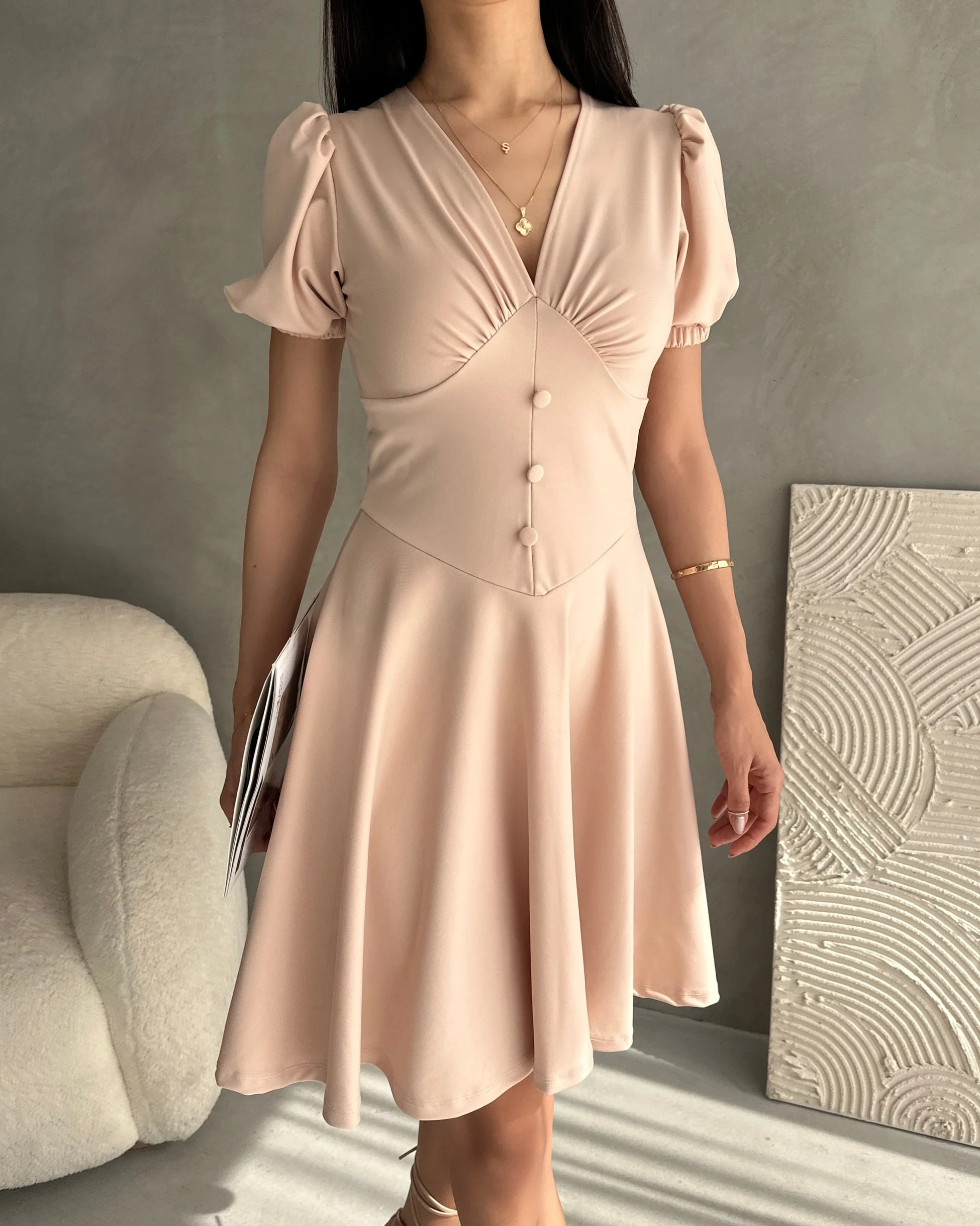 V Yaka Düğme Detaylı Karpuz Kol Crep Elbise