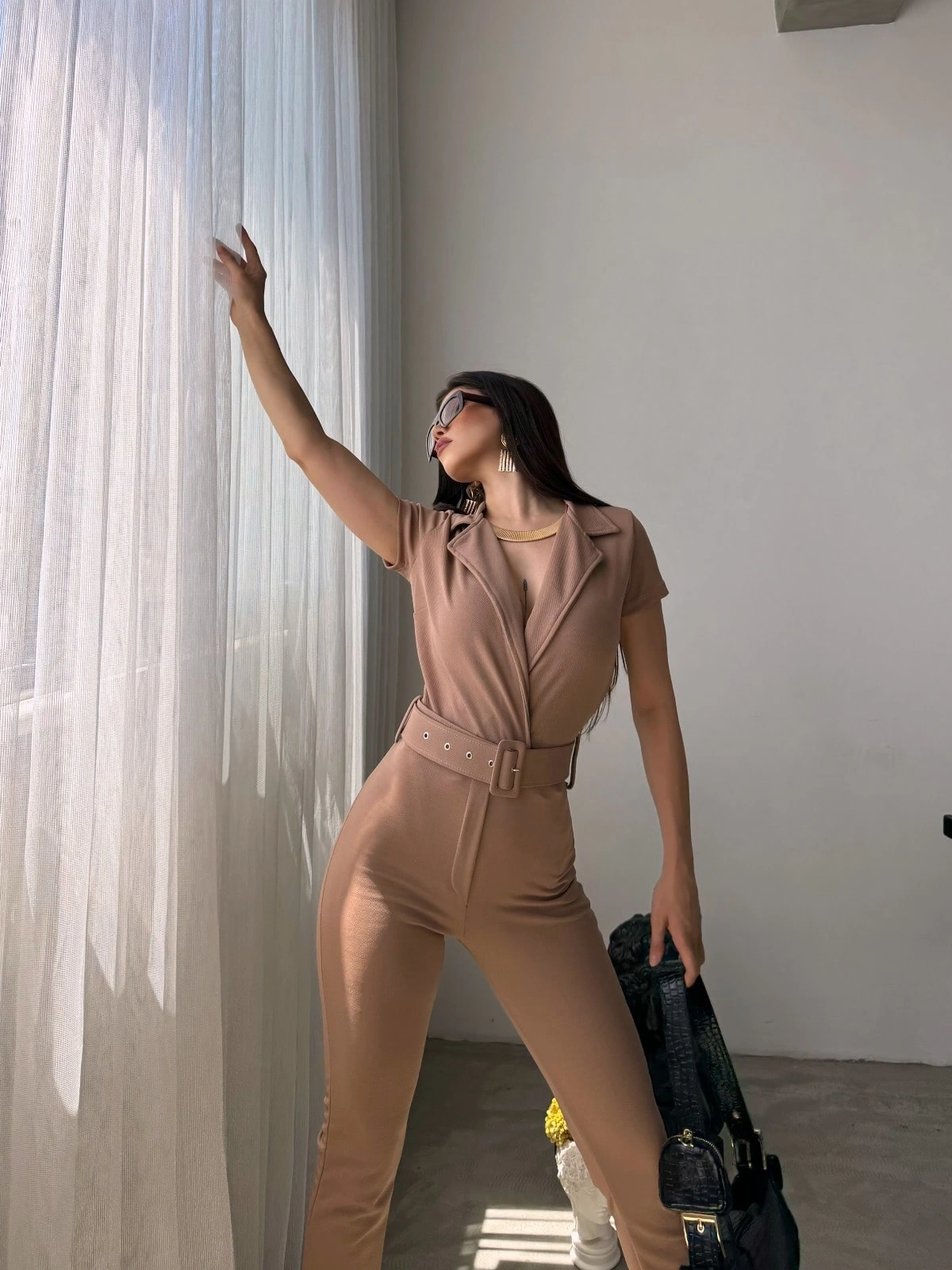 Yakalı Beli Kemerli Tulum