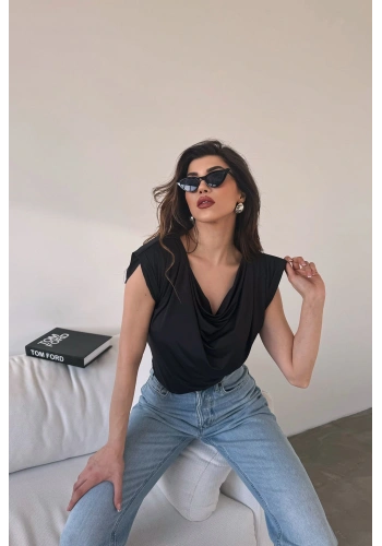 Degaje Yaka Vatkalı Bluz