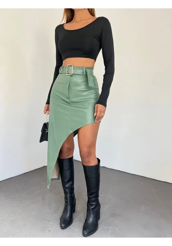 Derin Yırtmaç Detaylı Kemerli Suni Deri Etek