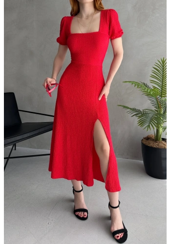 Kare Yaka Sırt Dekolteli Yırtmaç Detaylı Gofre Elbise