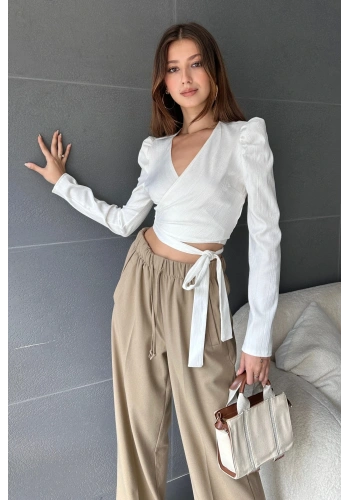 Kruvaze Yaka Beli Kuşaklı Crop Bluz