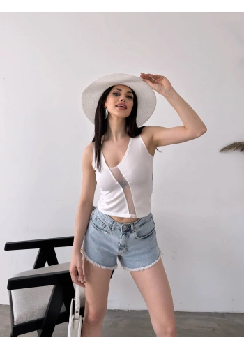 Tül Detaylı Göğüs Dekolteli Kolsuz Bluz