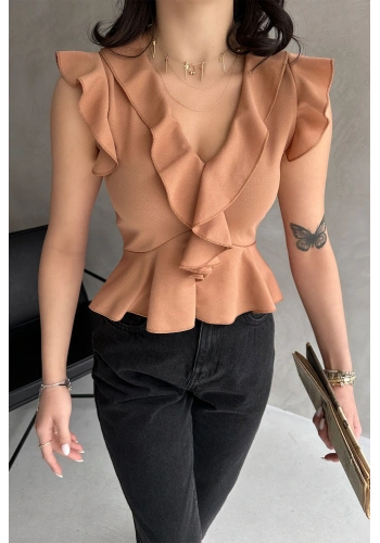 Yakası Ve Kolları Volanlı Crep Bluz