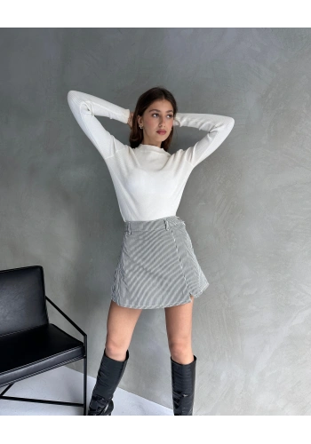 Yırtmaç Detaylı Denim Şort Etek